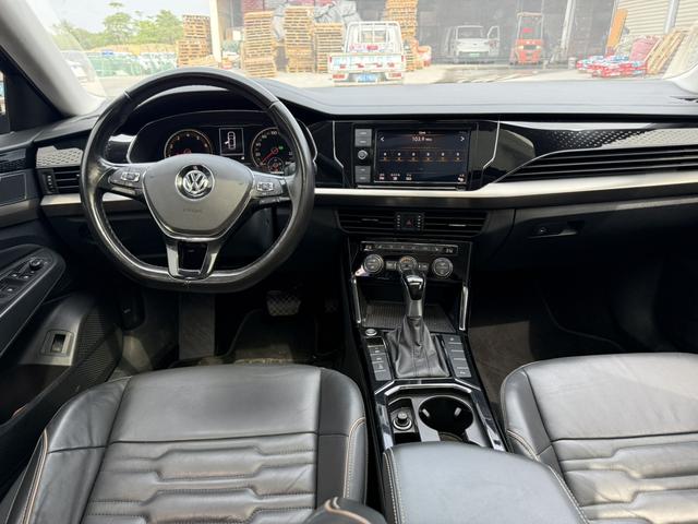 Volkswagen Passat 2020 thumb 2