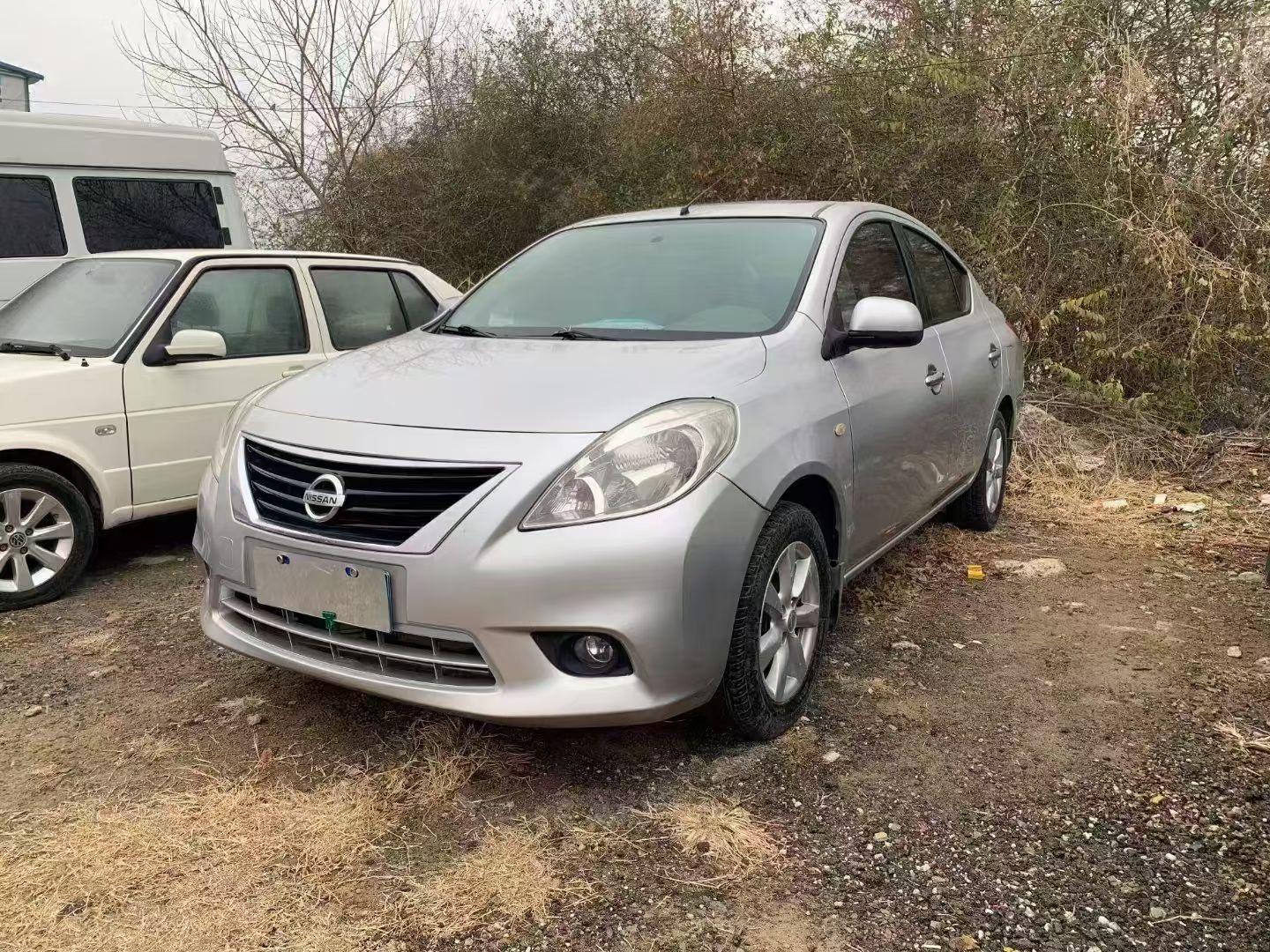 Nissan Sunny 2012 thumb 8