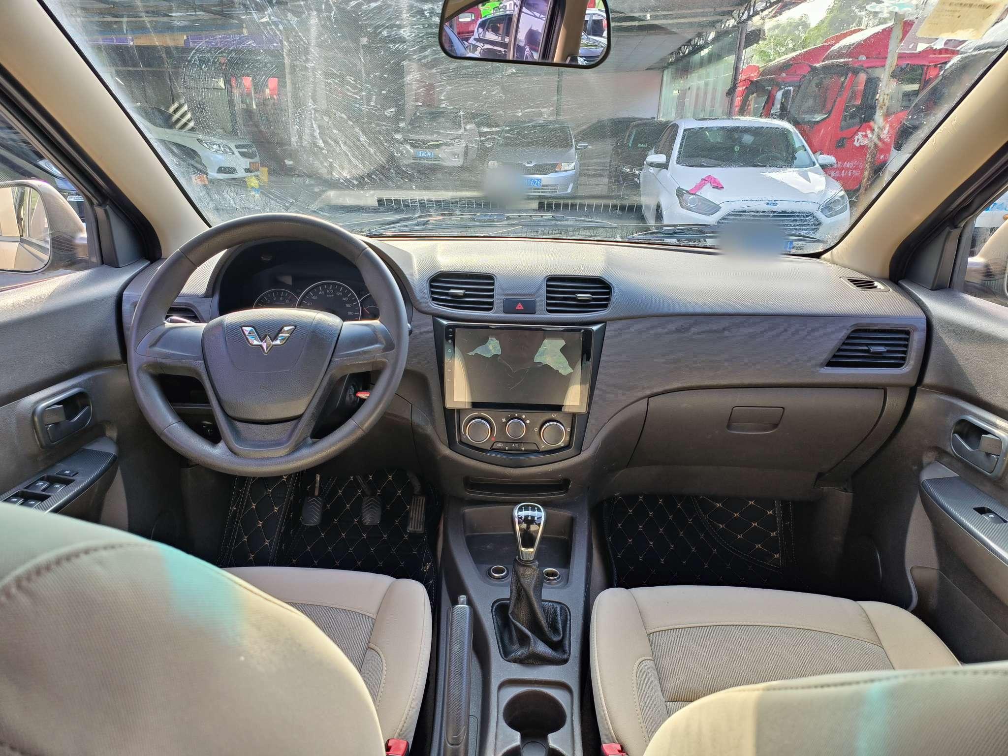 Wuling Hong Guang 2017 thumb 5
