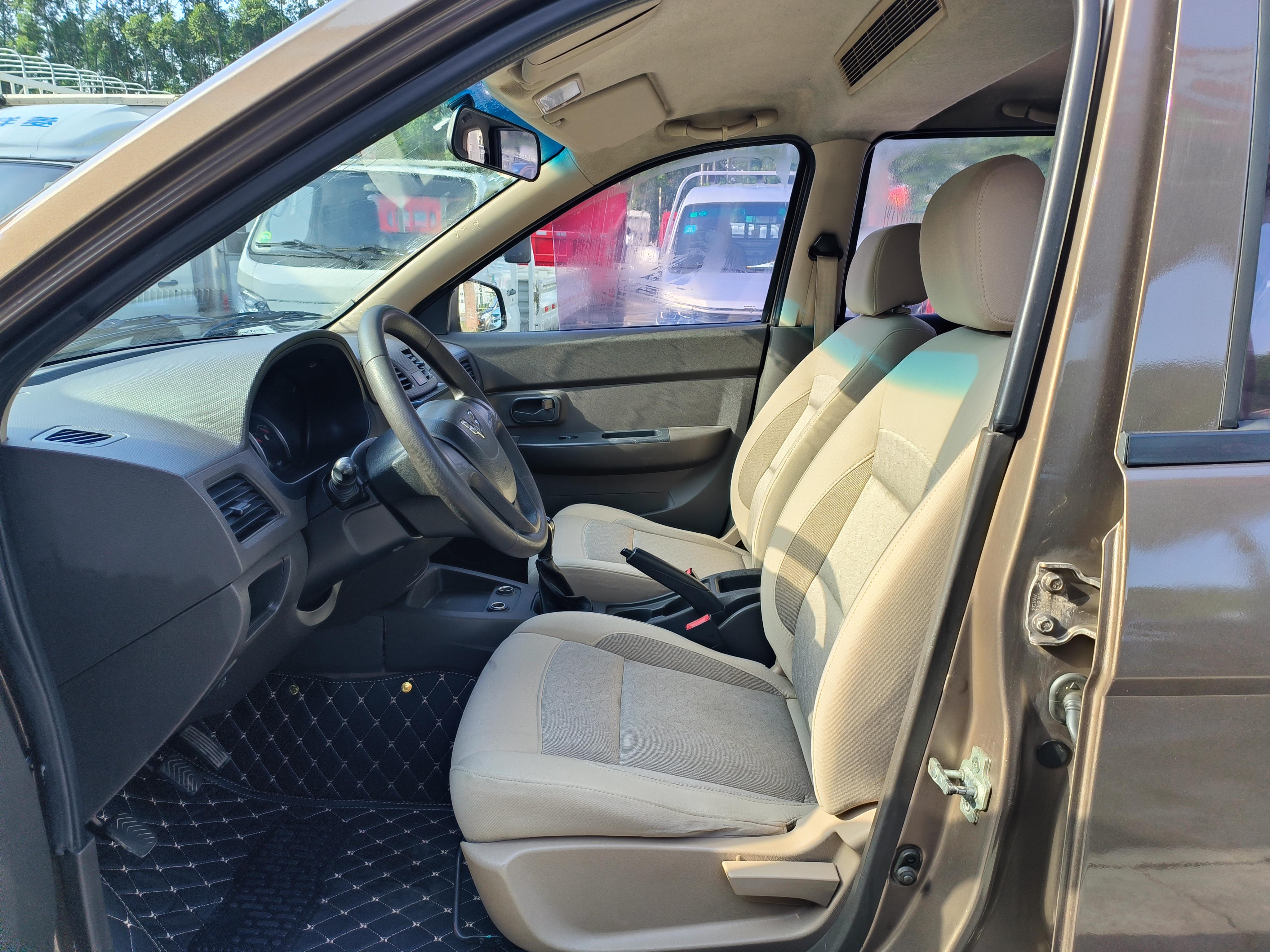 Wuling Hong Guang 2017 thumb 6