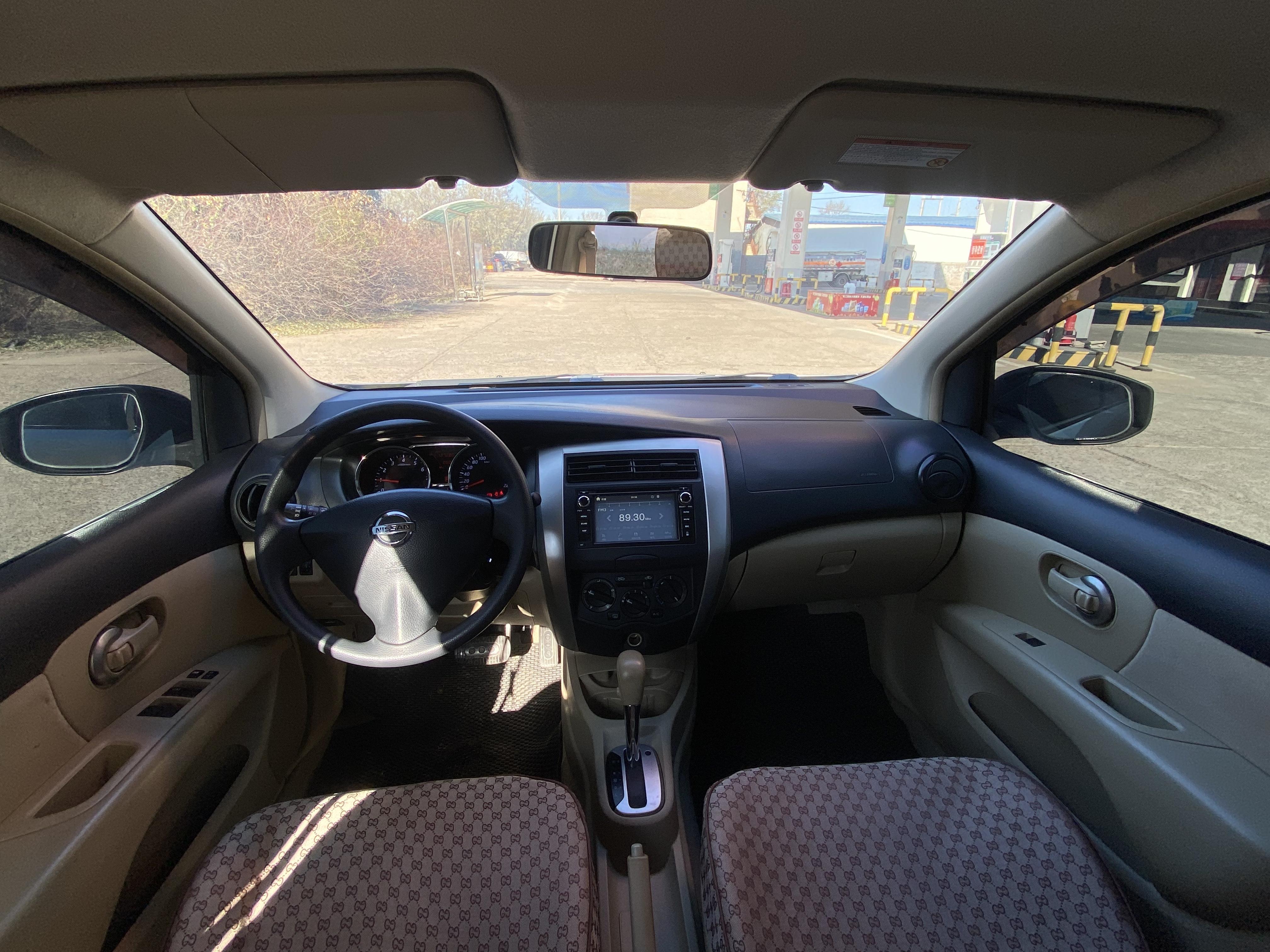 Nissan Livina 2015 thumb 6
