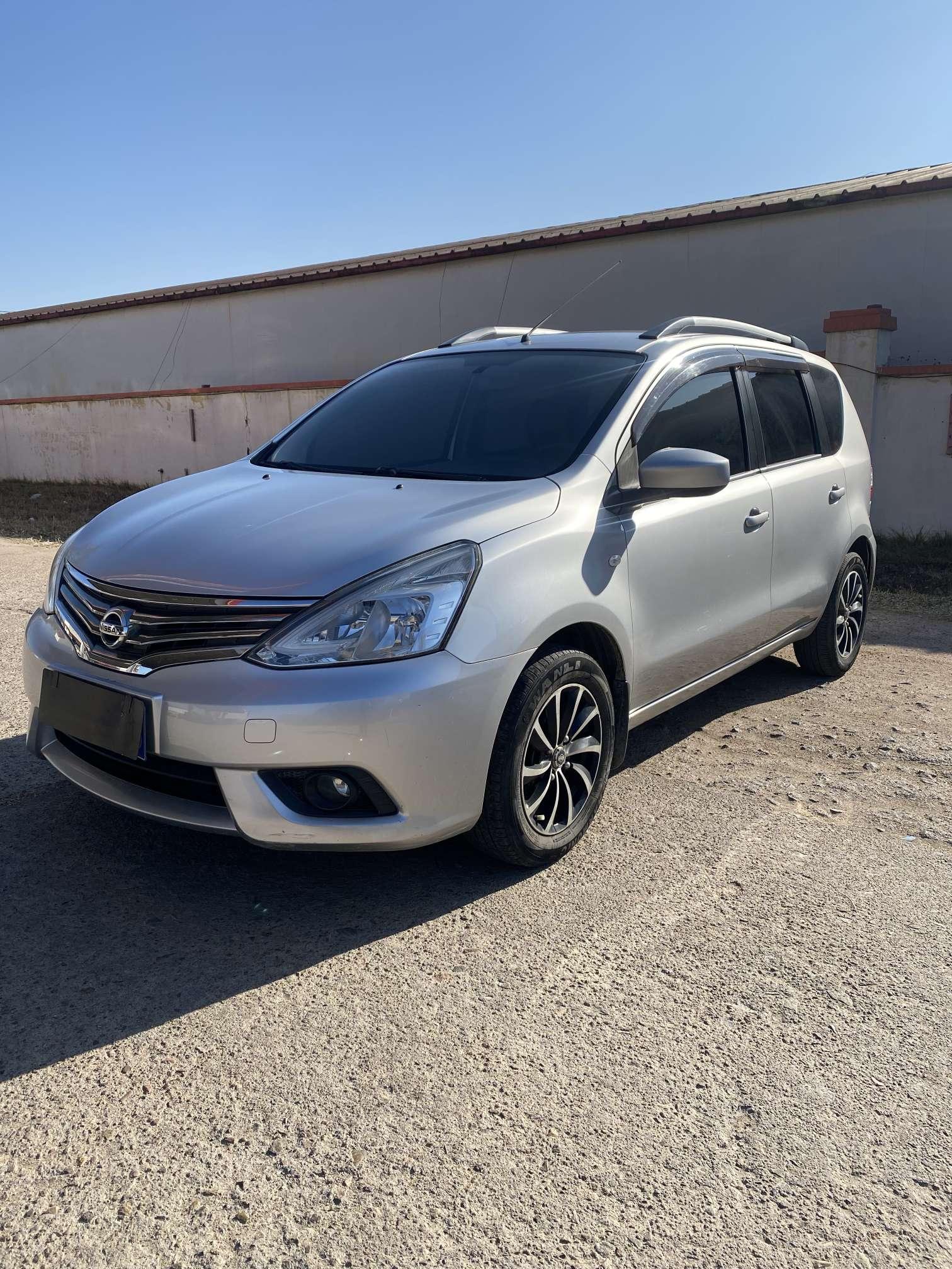 Nissan Livina 2015 thumb 8