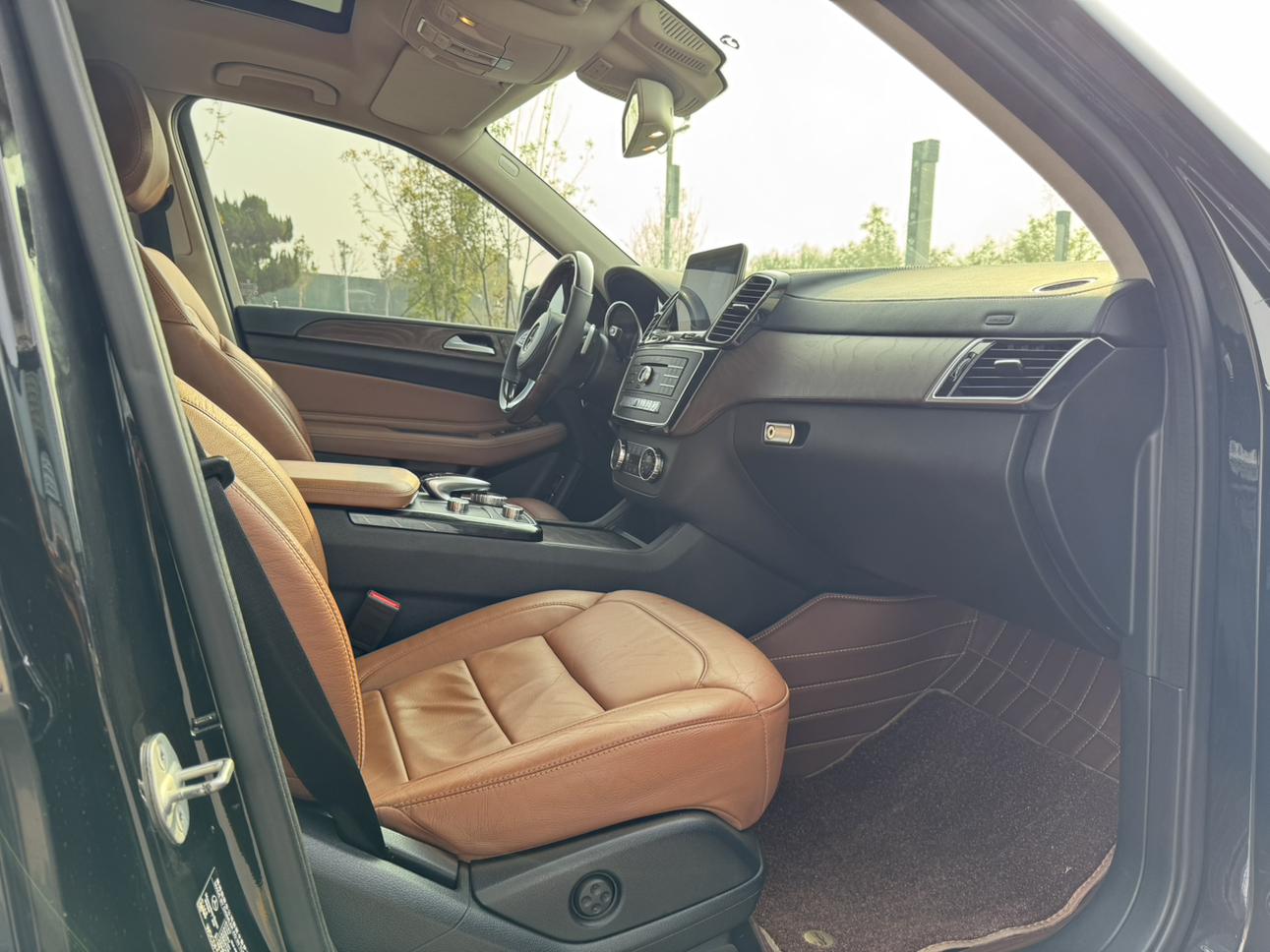 Mercedes-Benz GLS 2016 thumb 6