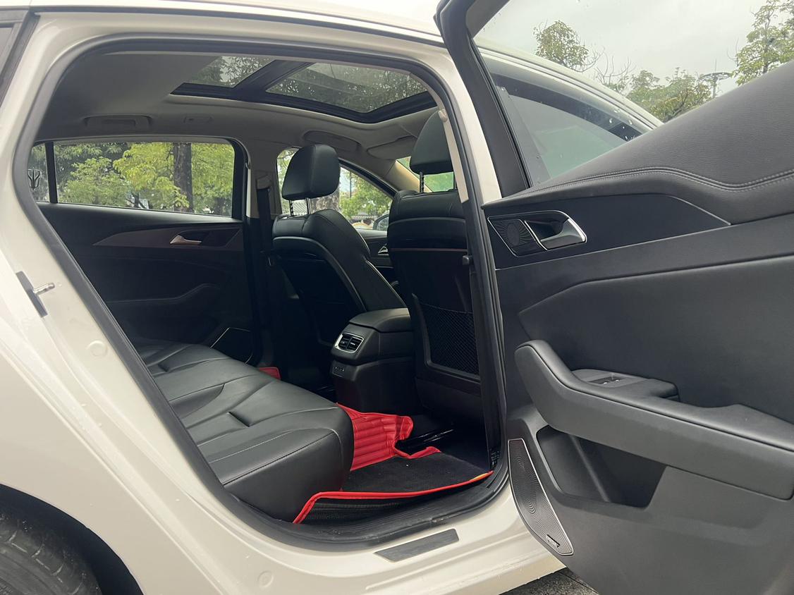 Hongqi H5 2021 thumb 11