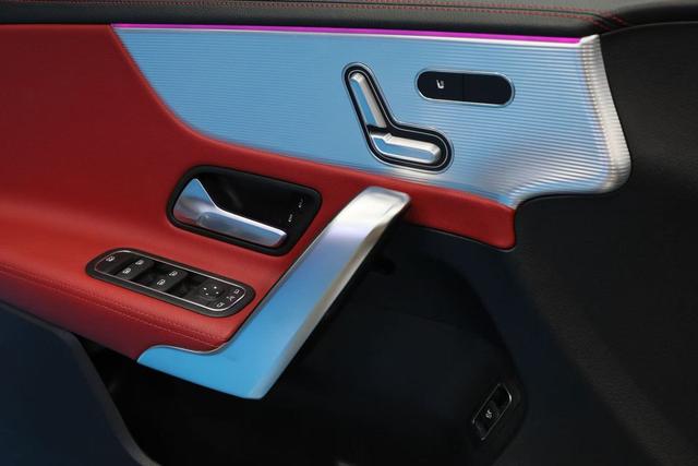 Mercedes-Benz A-Class 2020 thumb 2