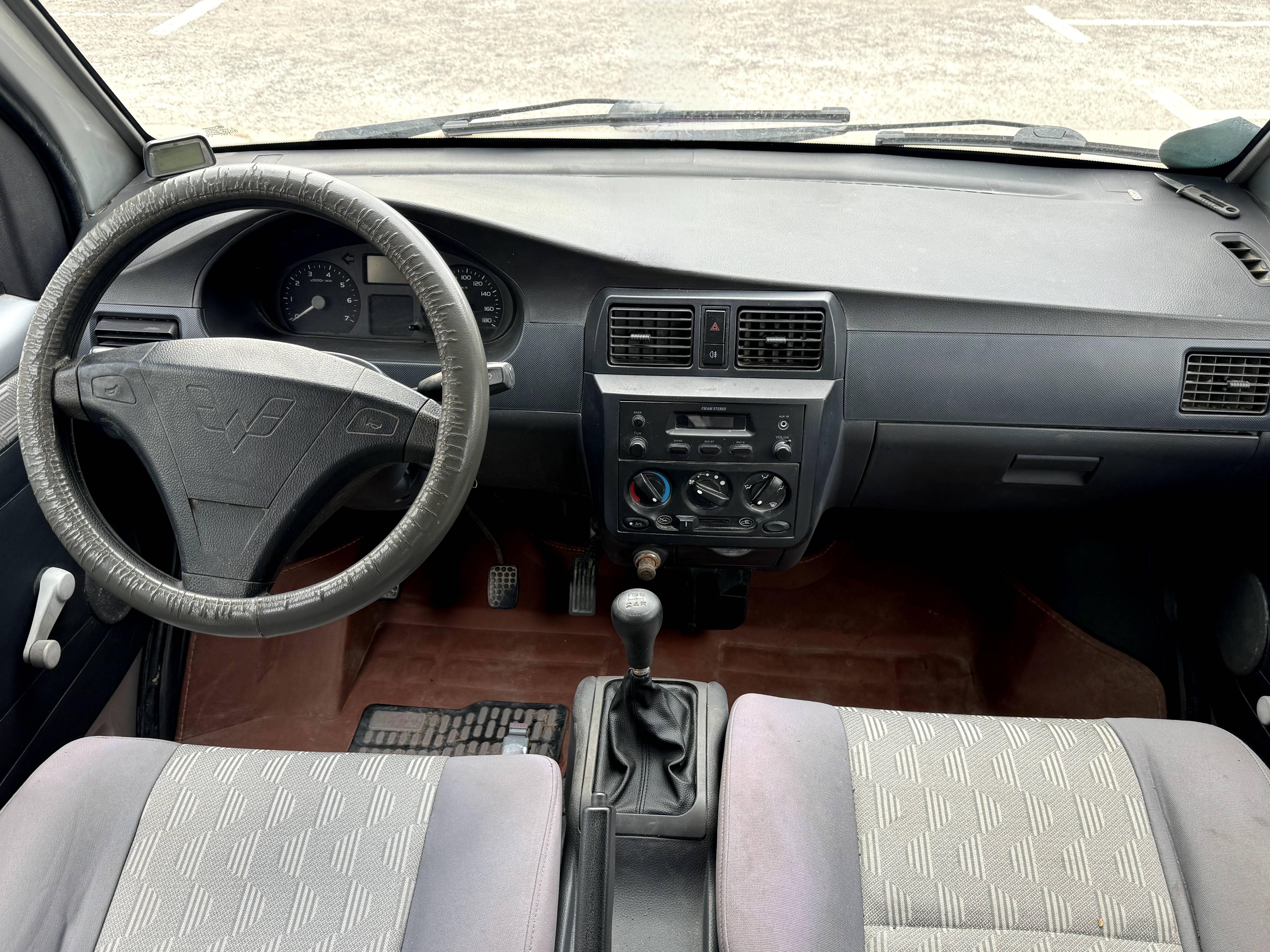 Wuling Rongguang 2013 thumb 5