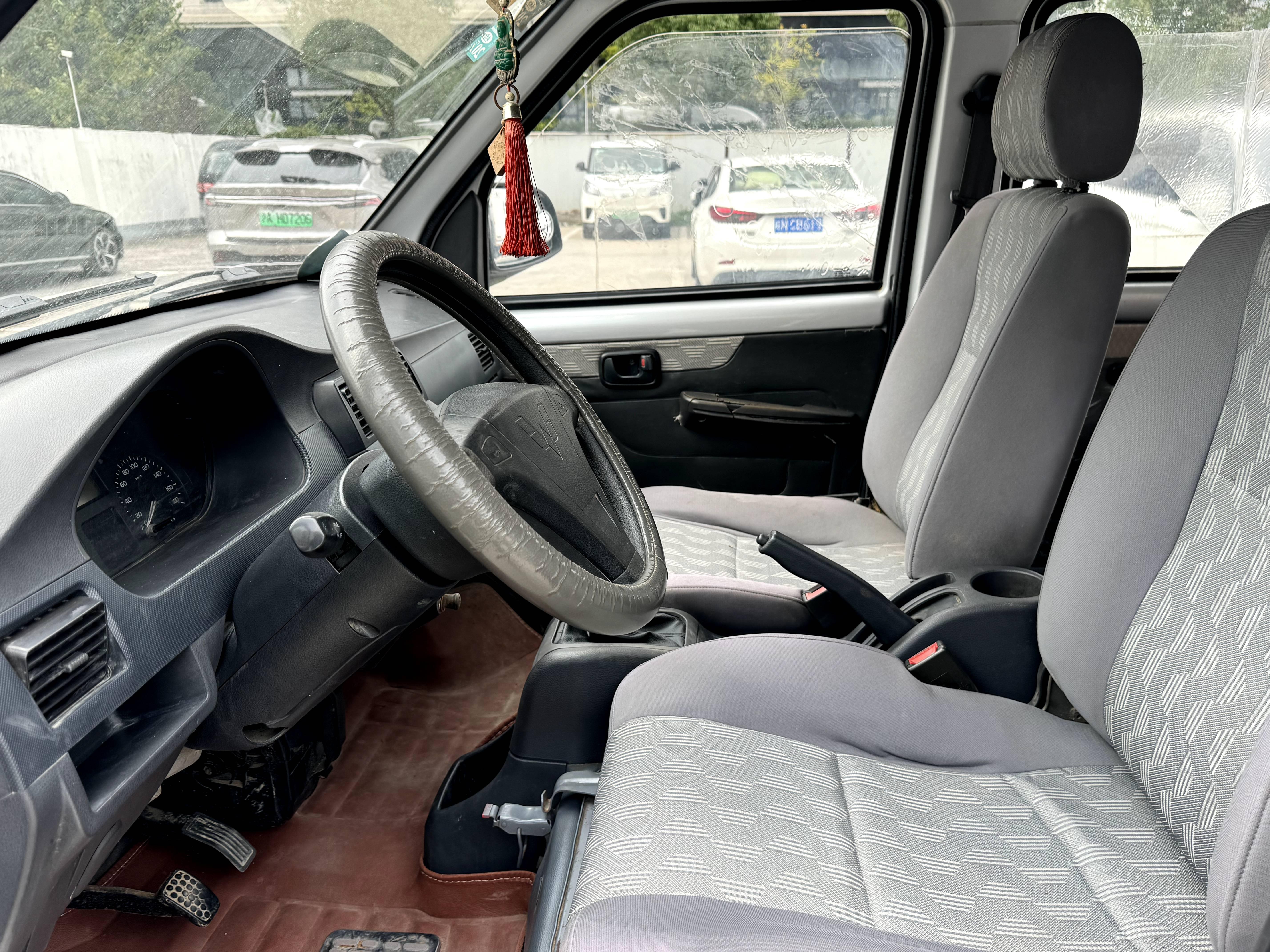 Wuling Rongguang 2013 thumb 6