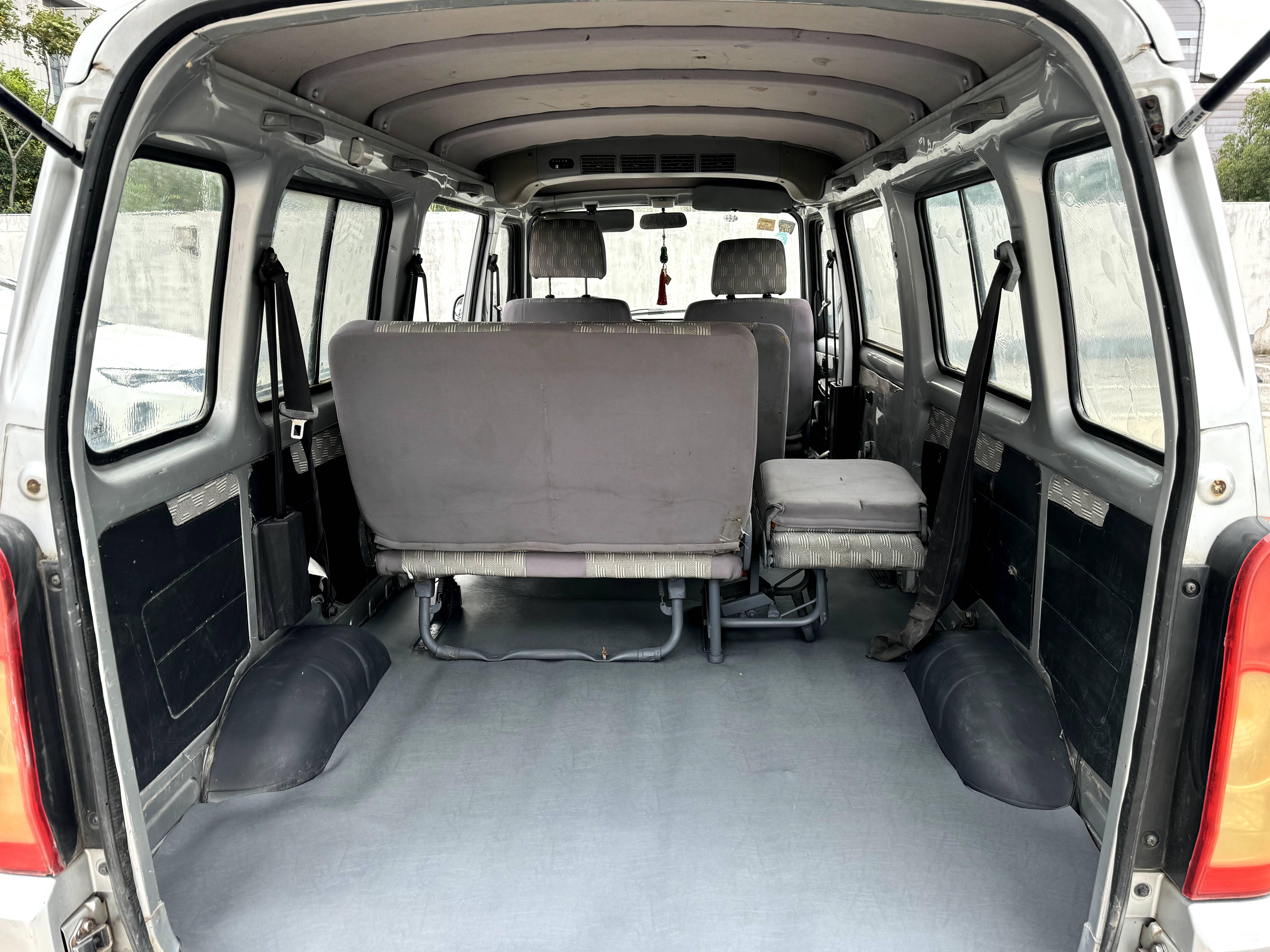 Wuling Rongguang 2013 thumb 8