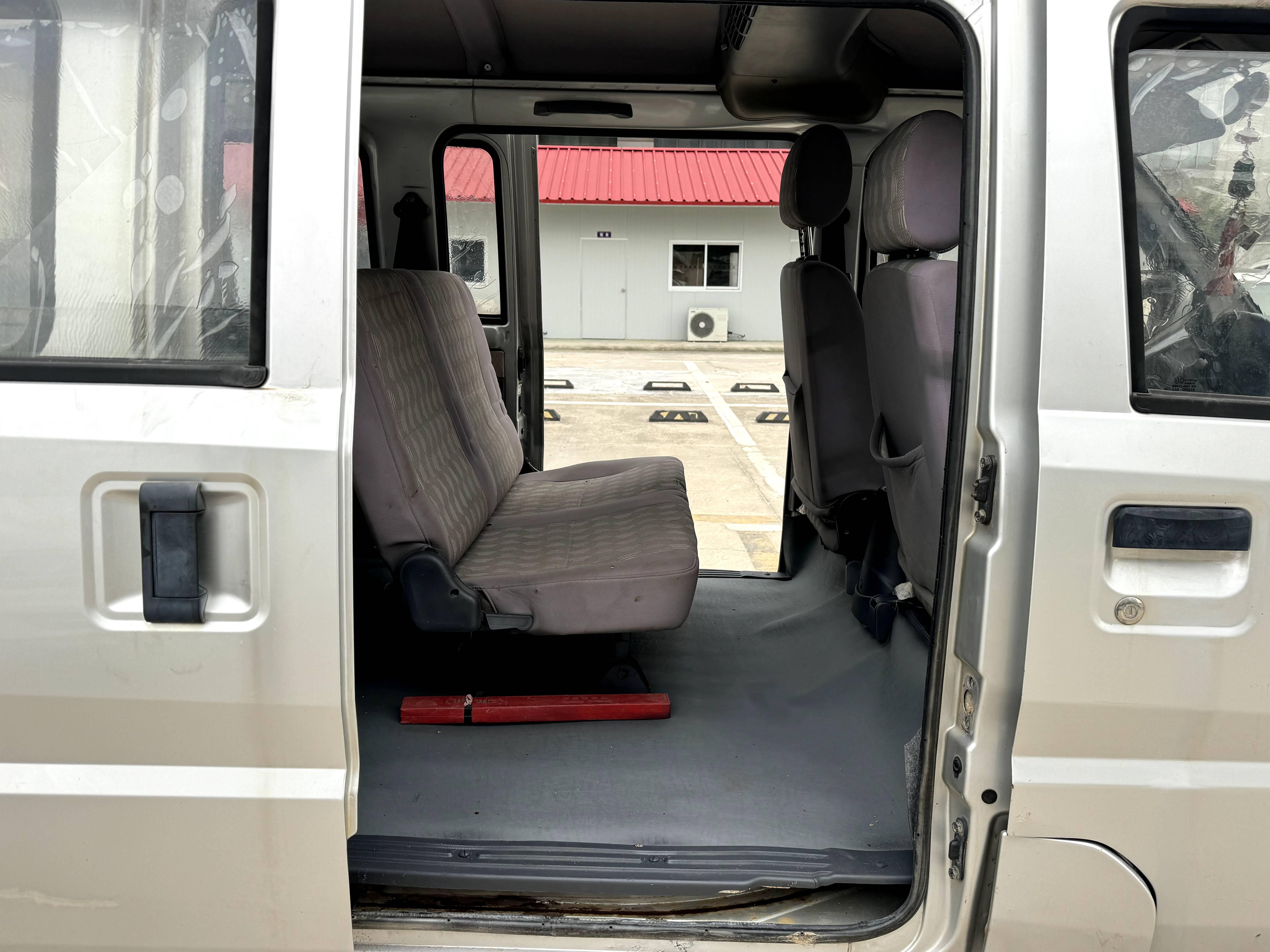 Wuling Rongguang 2013 thumb 11