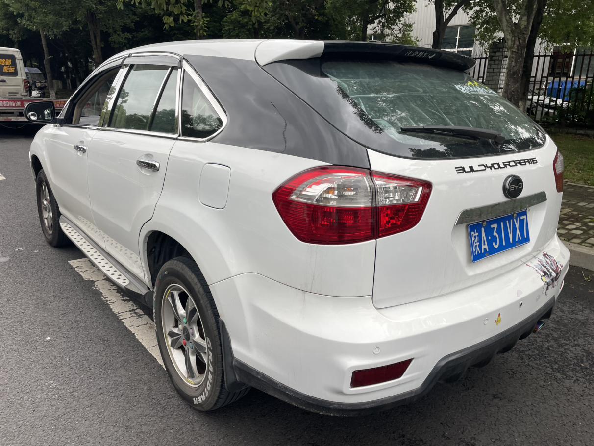 BYD S6 2012 thumb 2