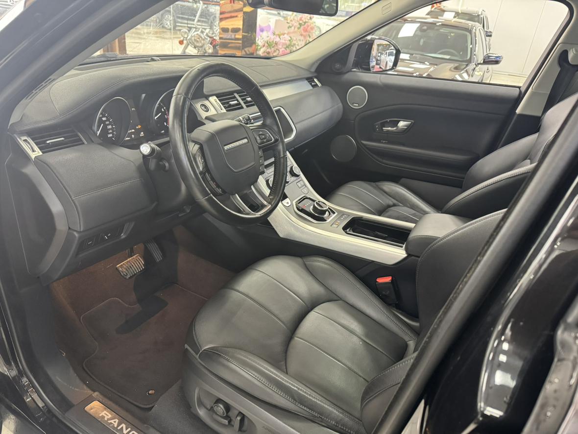 Land Rover Range Rover Velar 2018 thumb 10
