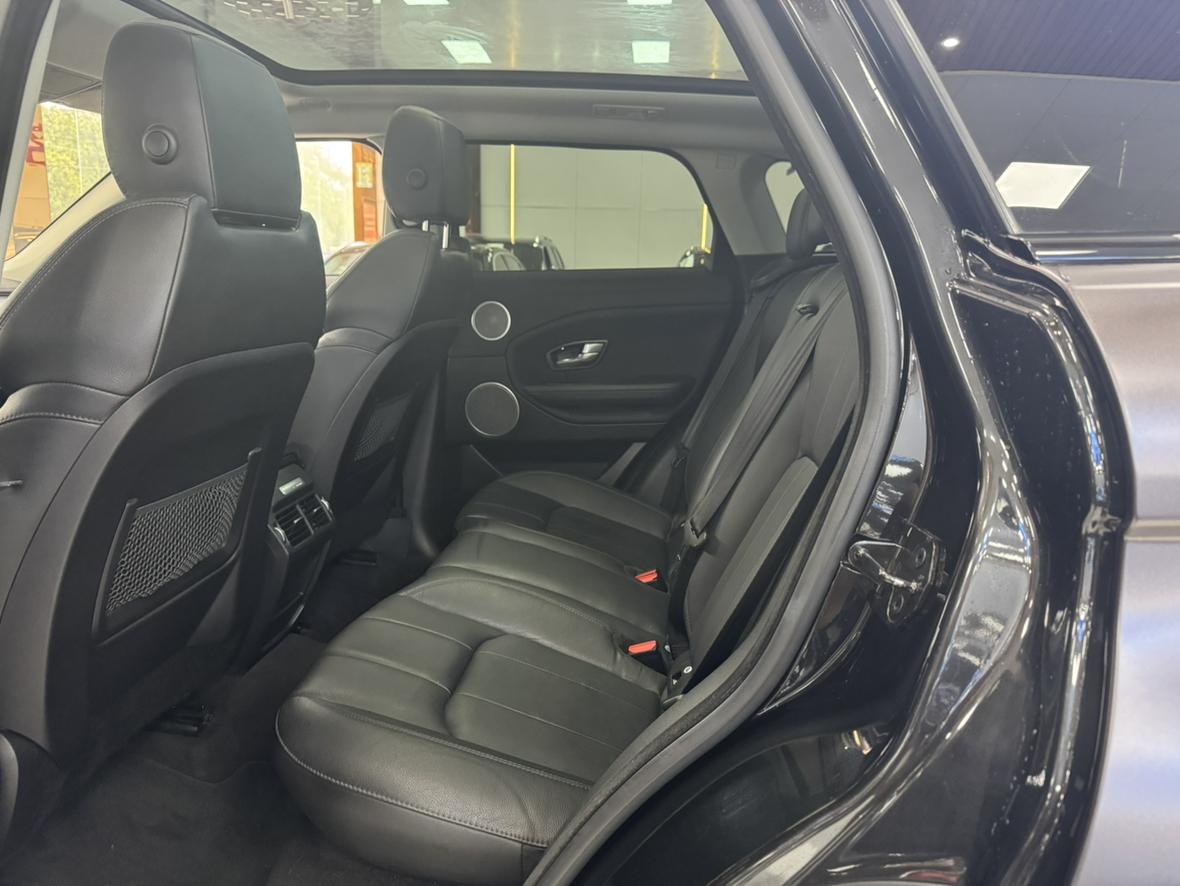 Land Rover Range Rover Velar 2018 thumb 11