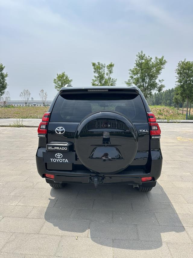 Toyota Land Cruiser Prado 2024 thumb 2
