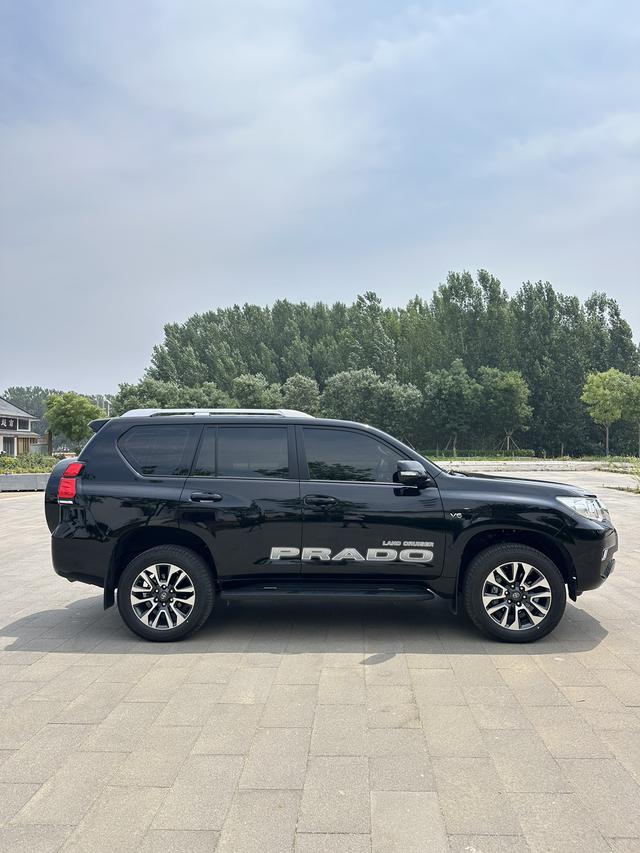 Toyota Land Cruiser Prado 2024 thumb 4
