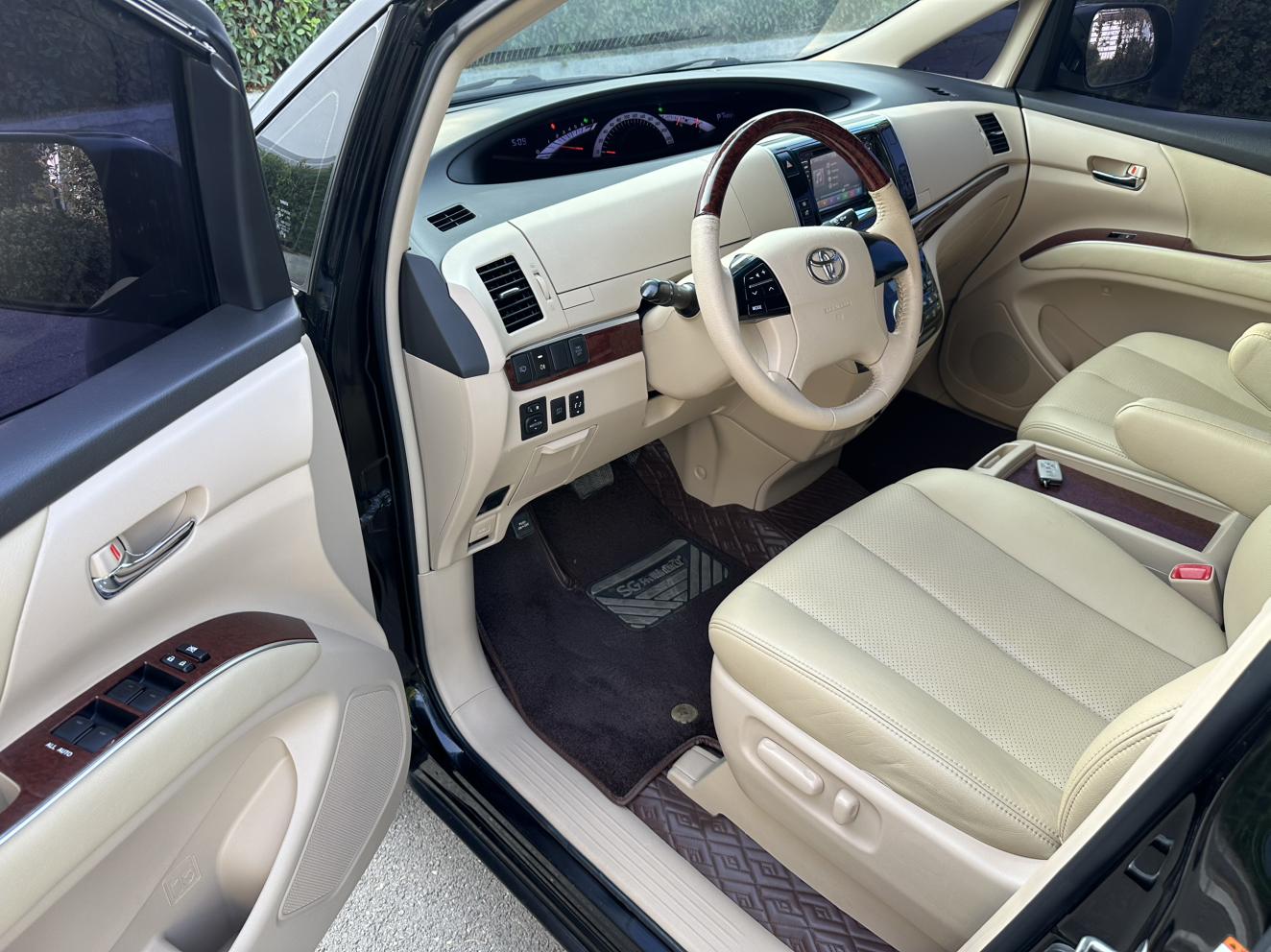 Toyota Previa 2016 thumb 10