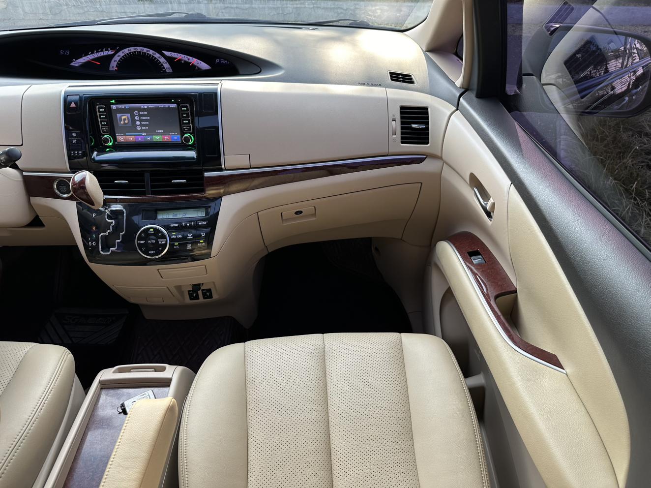 Toyota Previa 2016 thumb 11