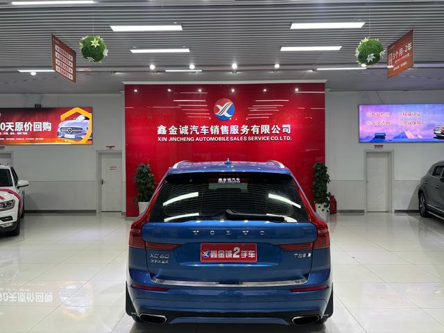 Volvo XC60 2019 thumb 2