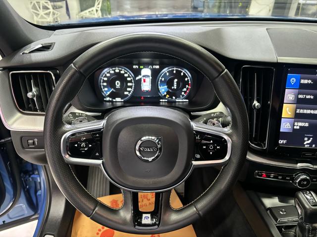 Volvo XC60 2019 thumb 11