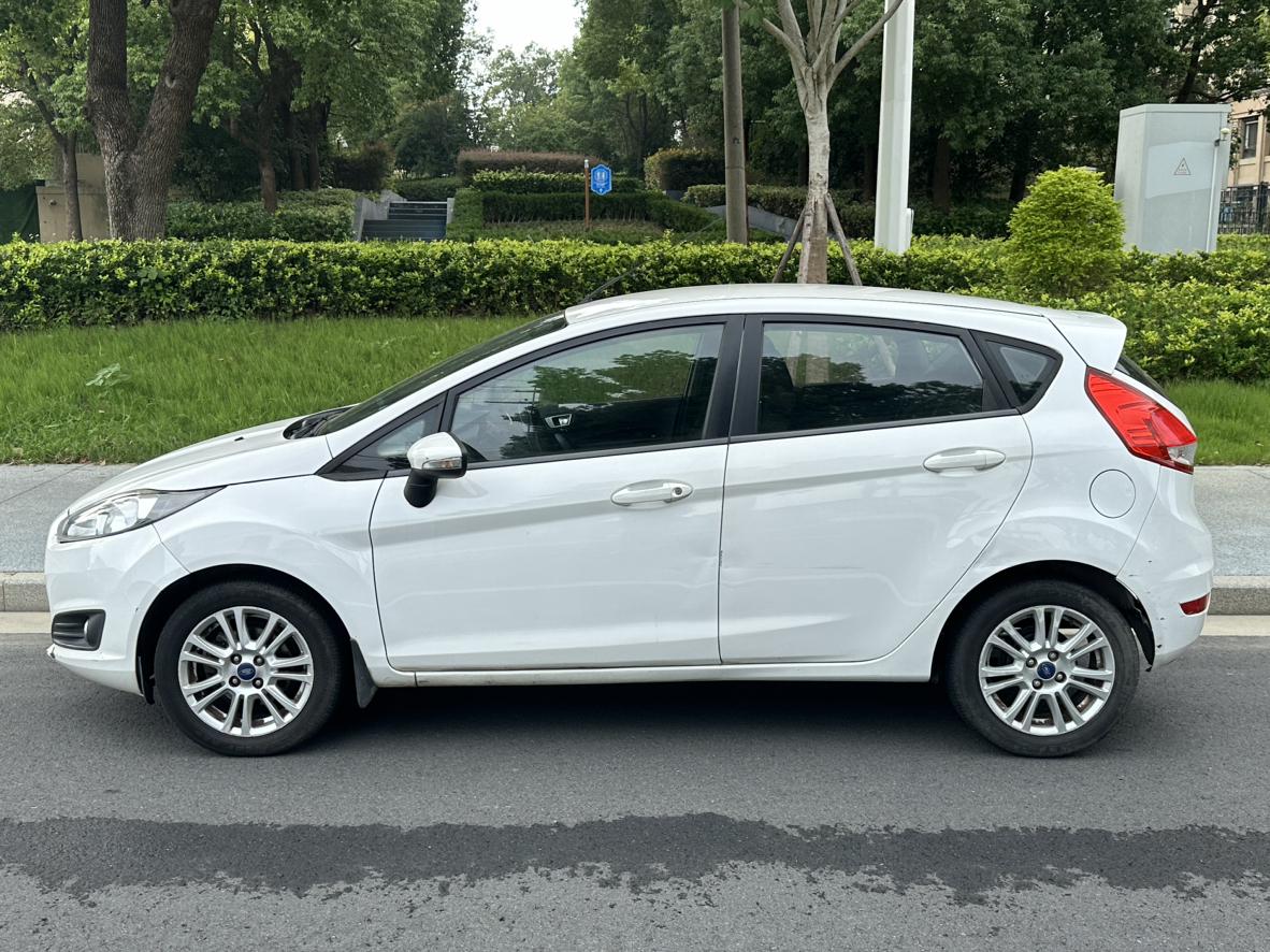 Ford Fiesta 2013 thumb 2