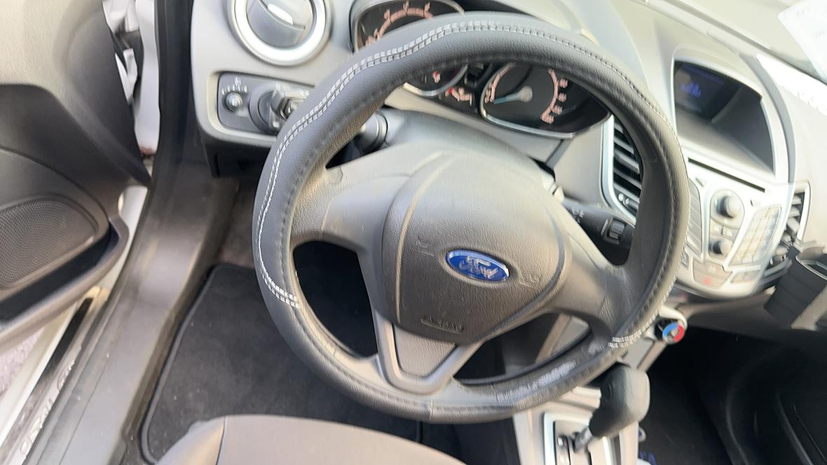 Ford Fiesta 2013 thumb 8