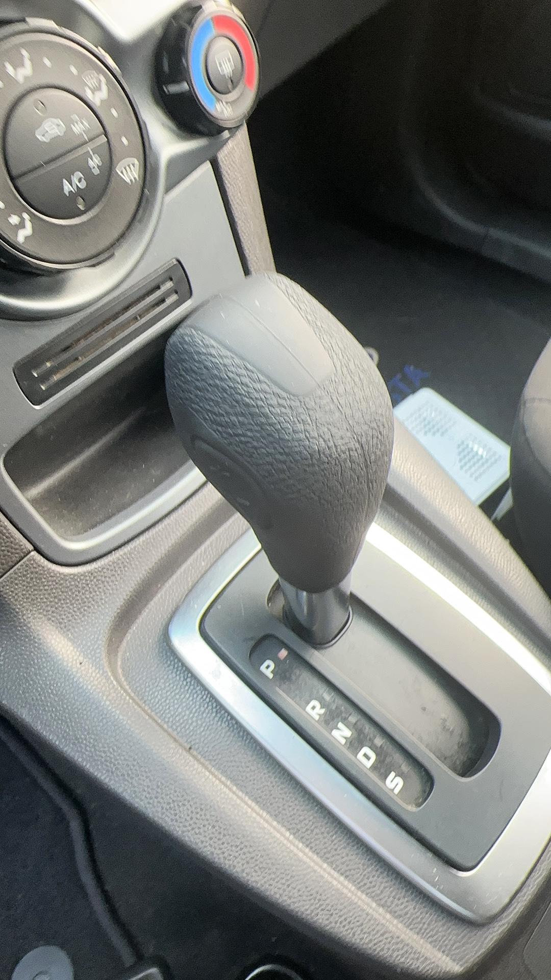 Ford Fiesta 2013 thumb 9