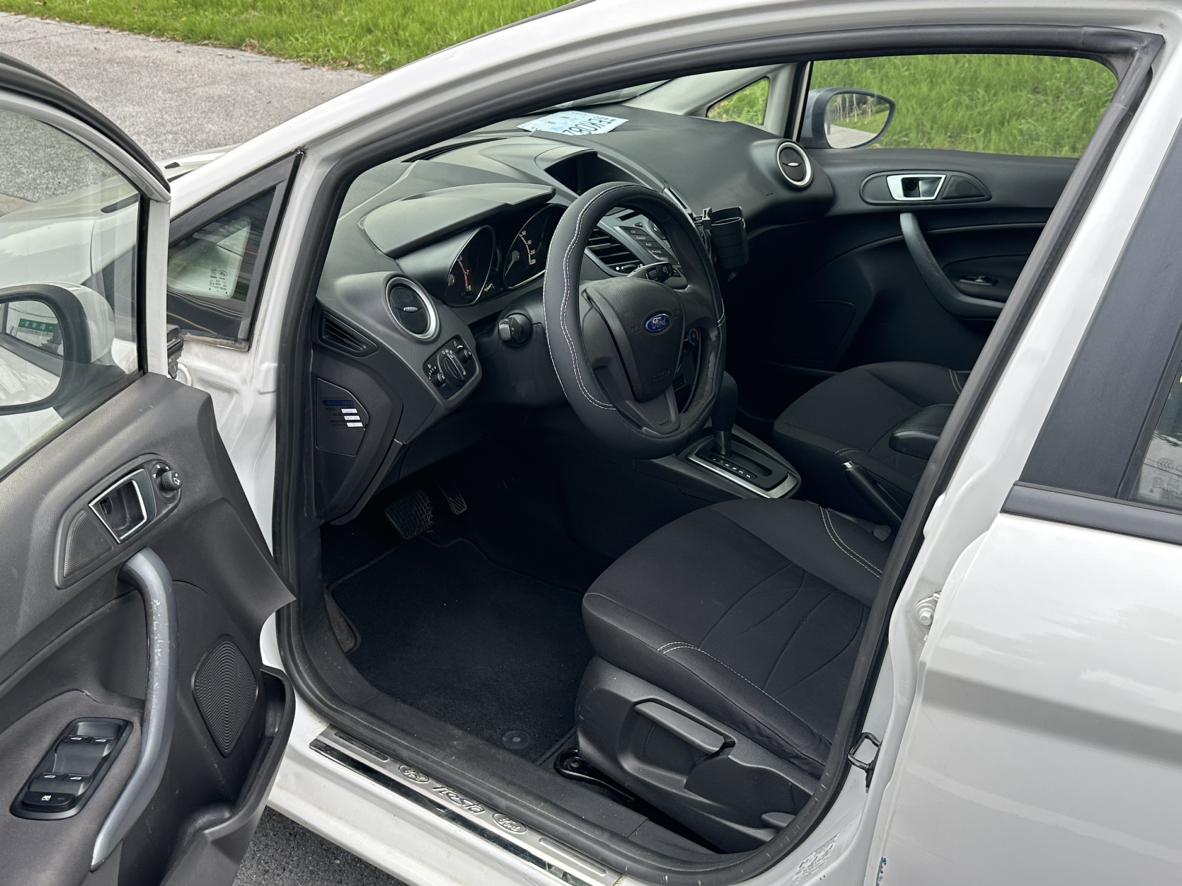 Ford Fiesta 2013 thumb 10