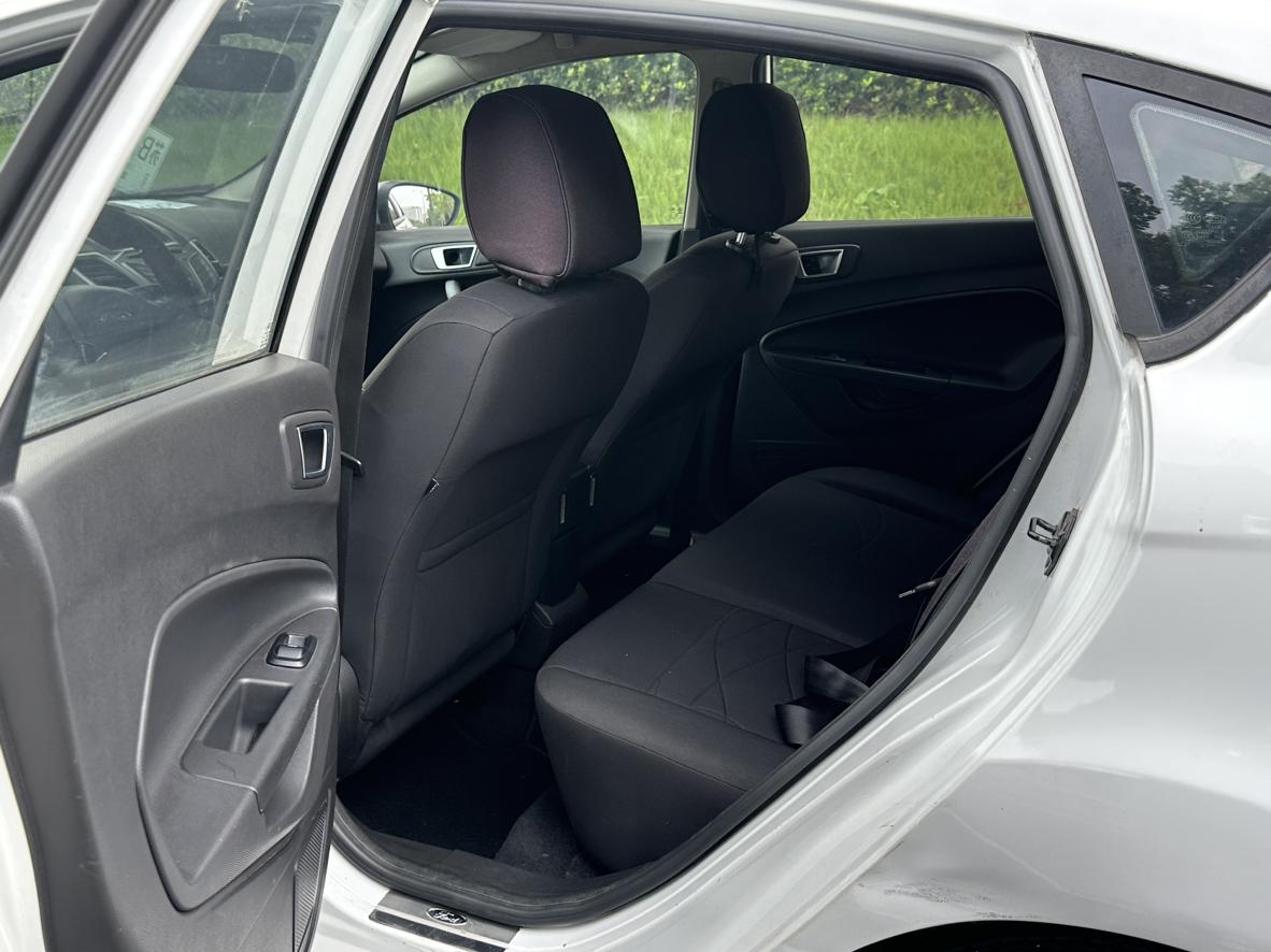 Ford Fiesta 2013 thumb 11