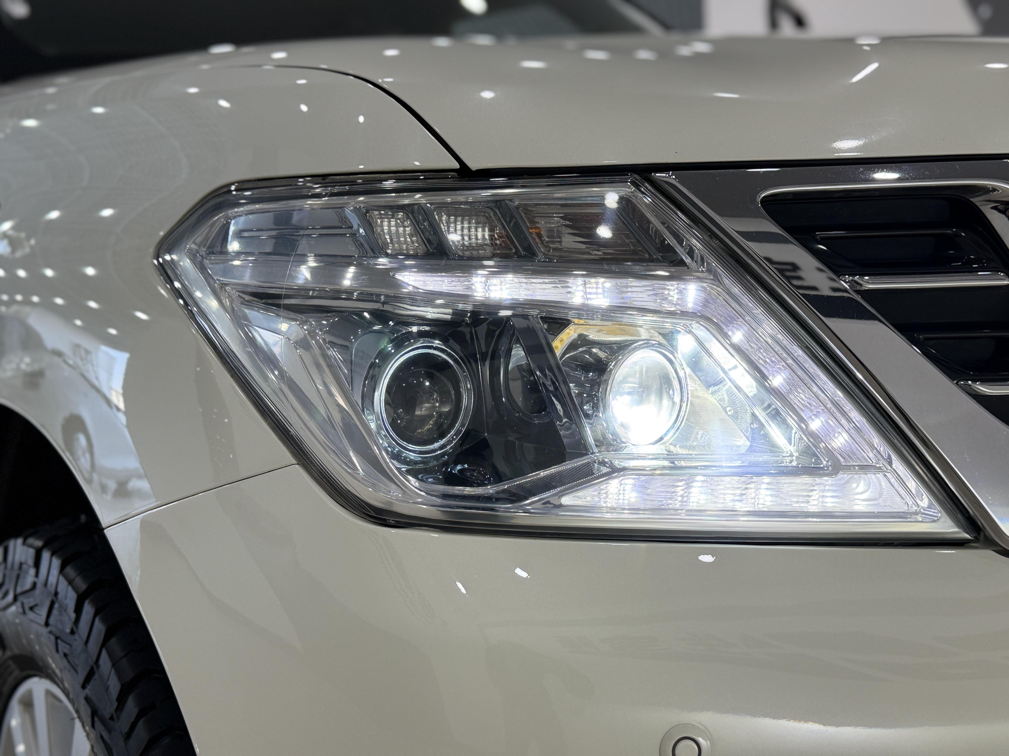 Nissan Patrol 2018 thumb 5