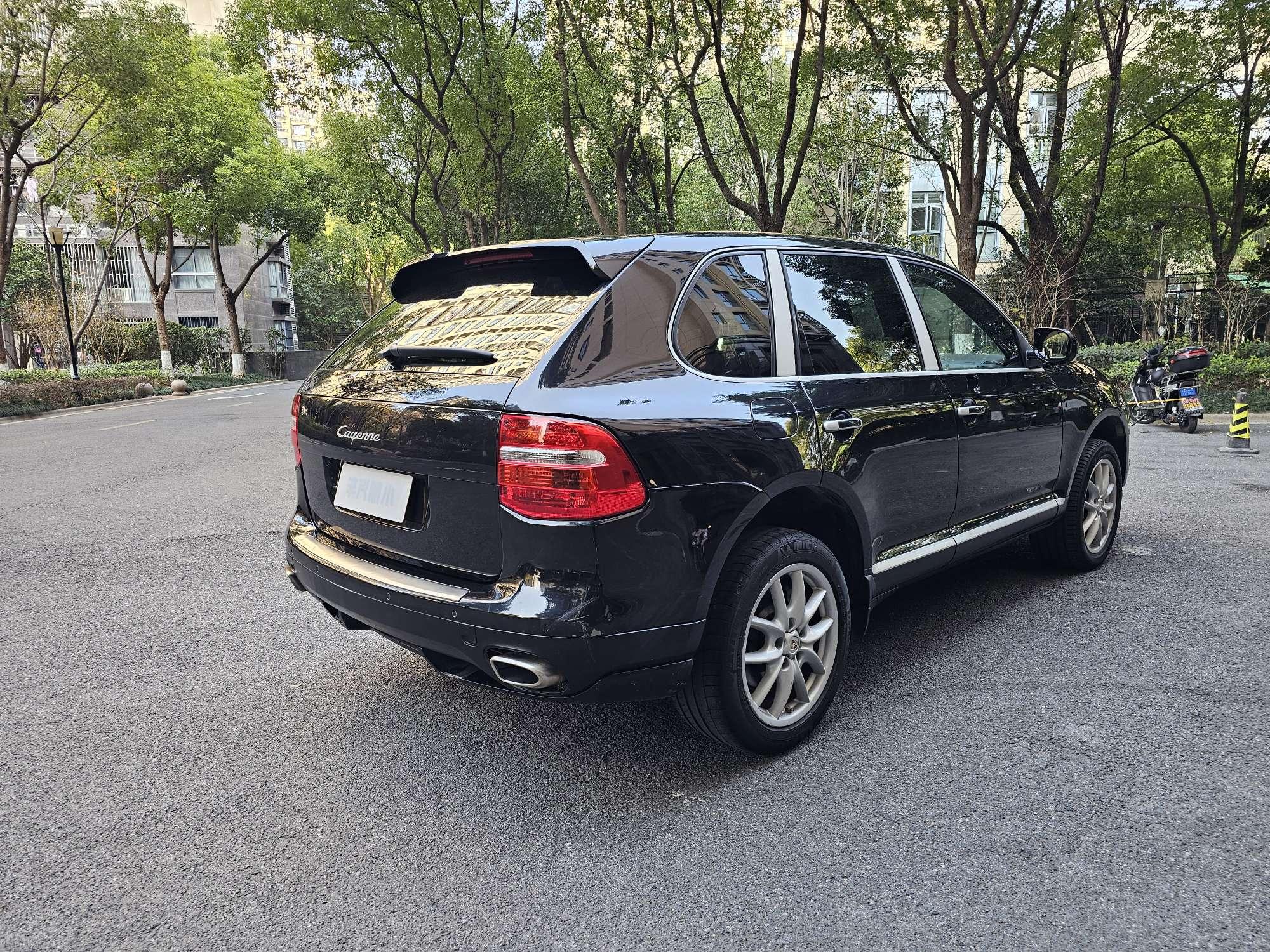 Porsche Cayenne 2010 thumb 5