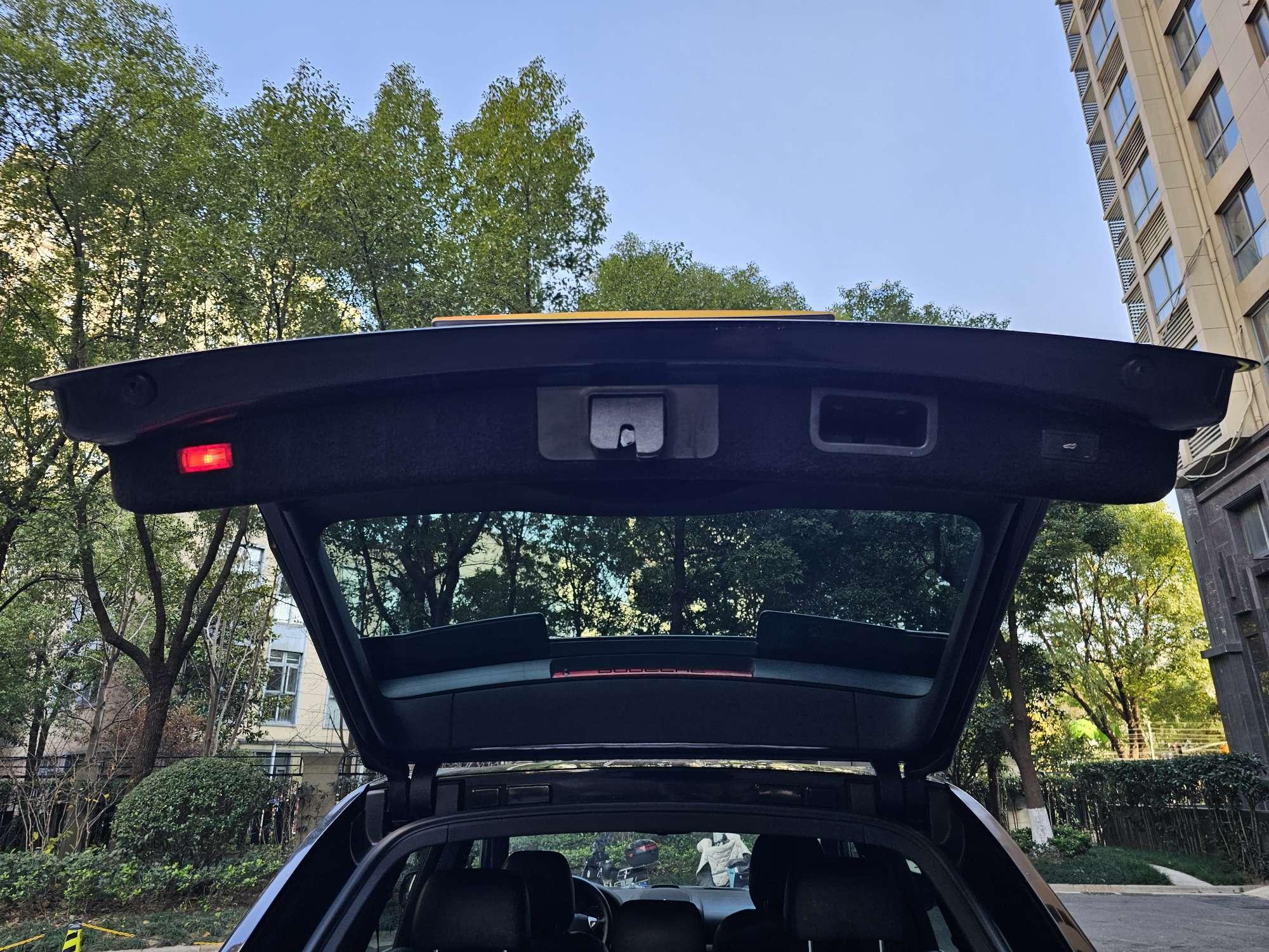 Porsche Cayenne 2010 thumb 7