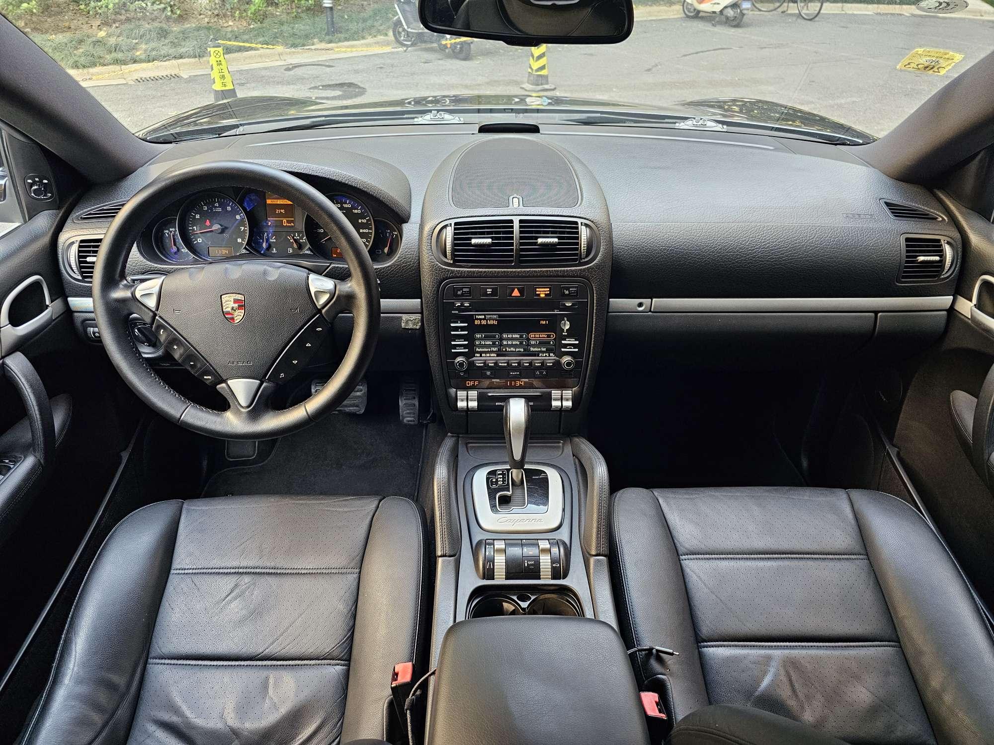 Porsche Cayenne 2010 thumb 11