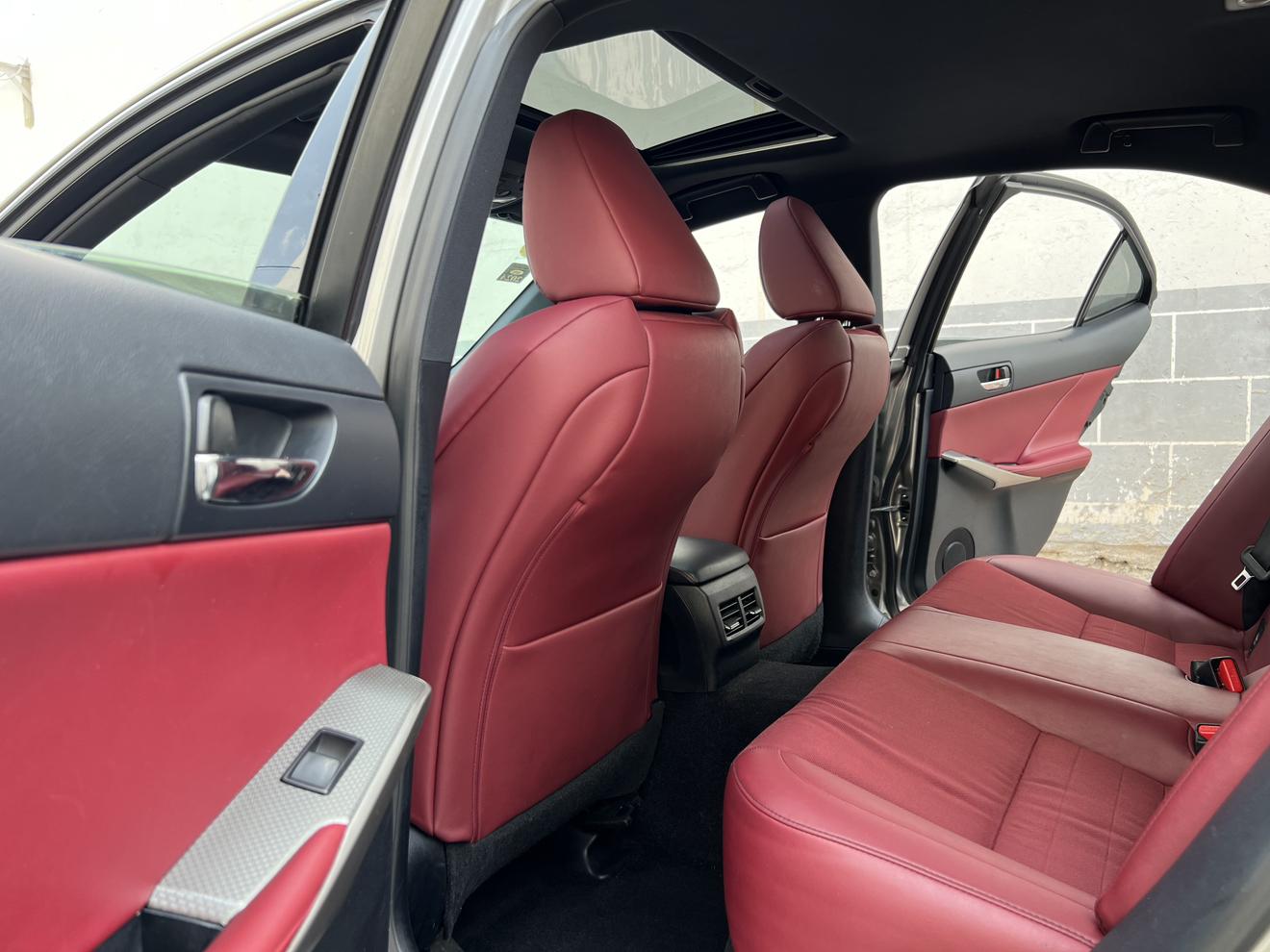 Lexus IS 2014 thumb 11