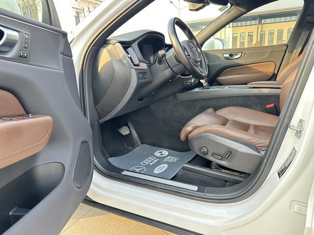 Volvo XC60 2021 thumb 8