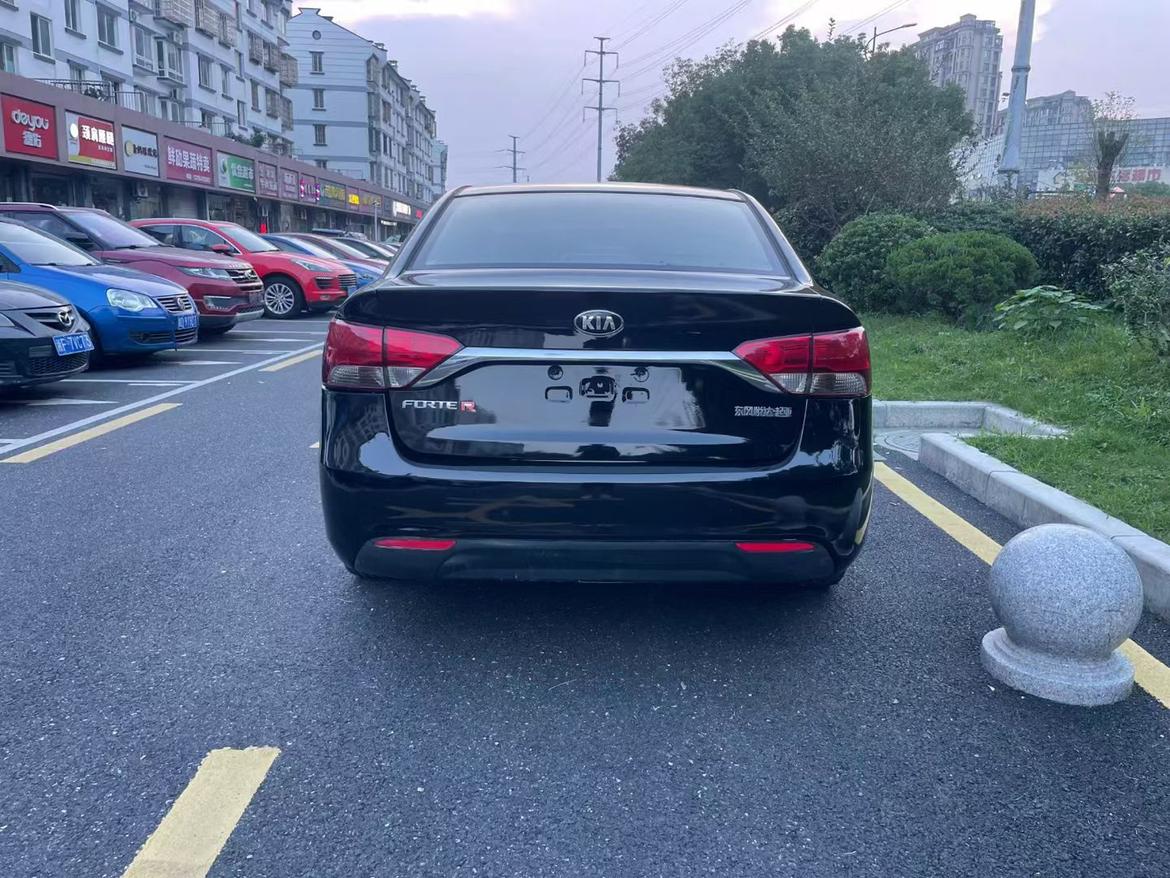 Kia Cerato 2014 thumb 3