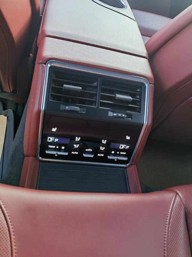 Porsche Panamera 2023 thumb 7