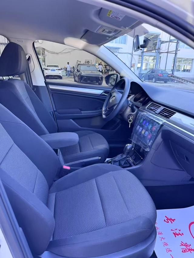 Volkswagen Bora 2019 thumb 6