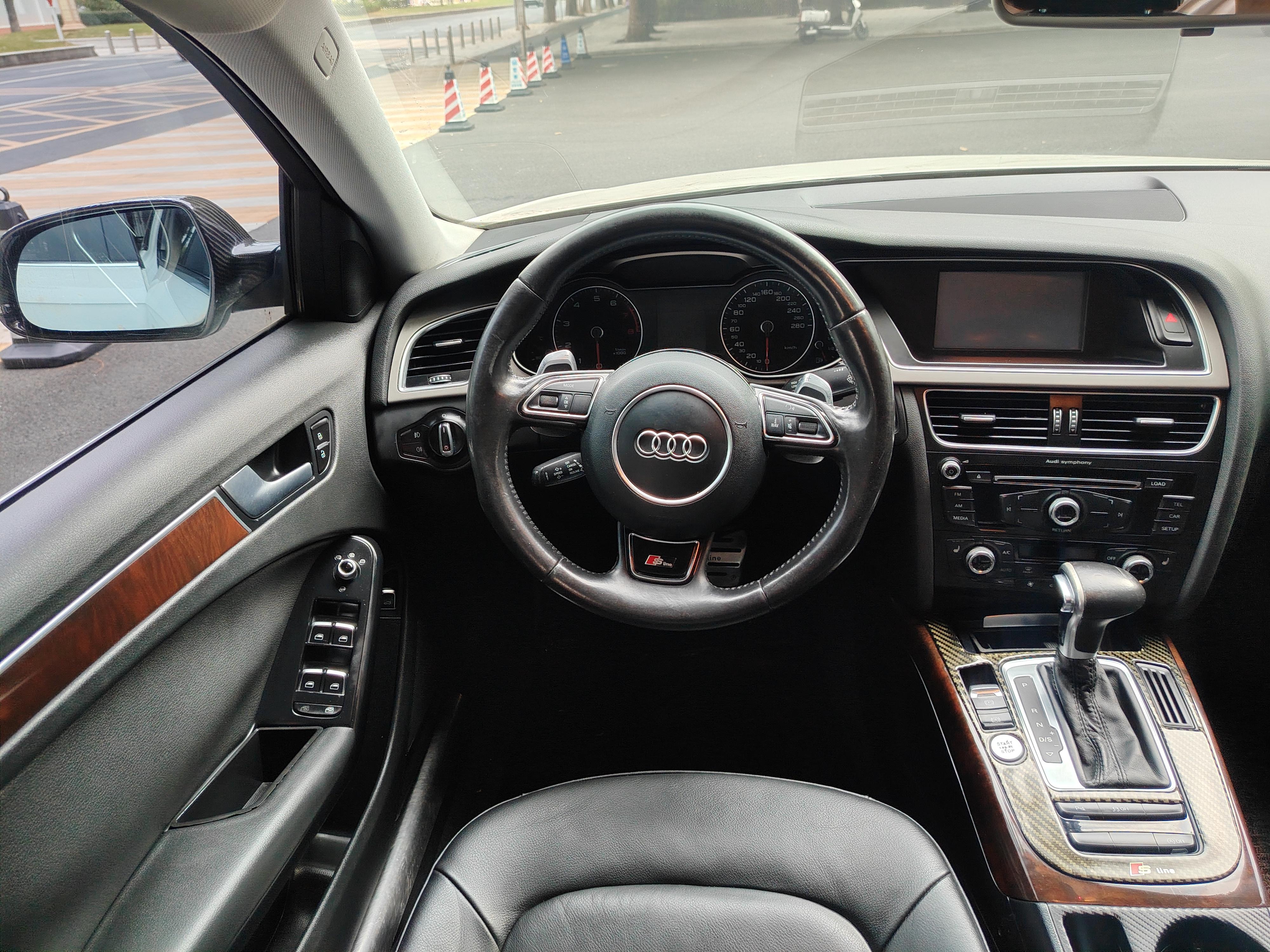 Audi A4 2015 thumb 10