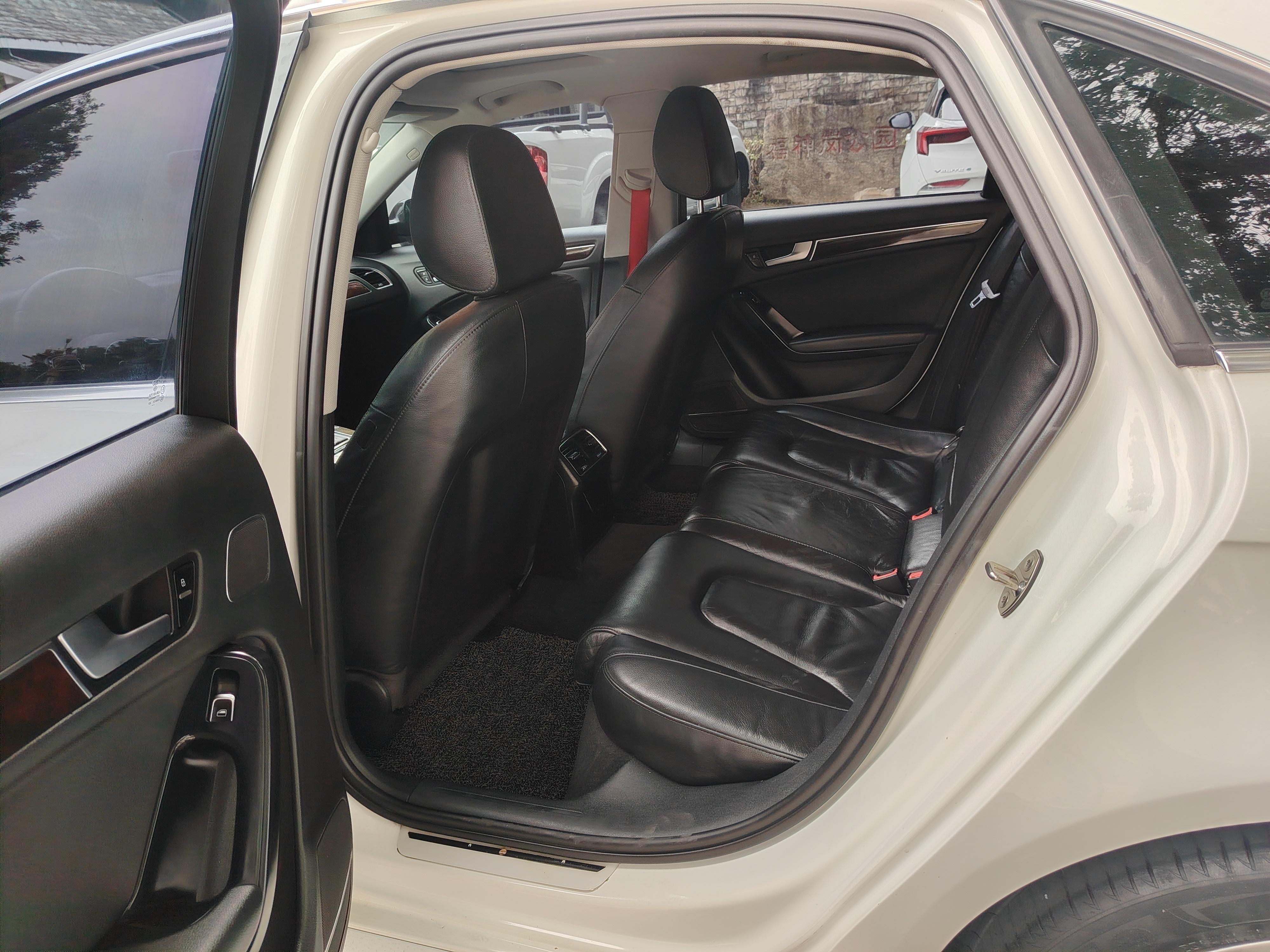 Audi A4 2015 thumb 12
