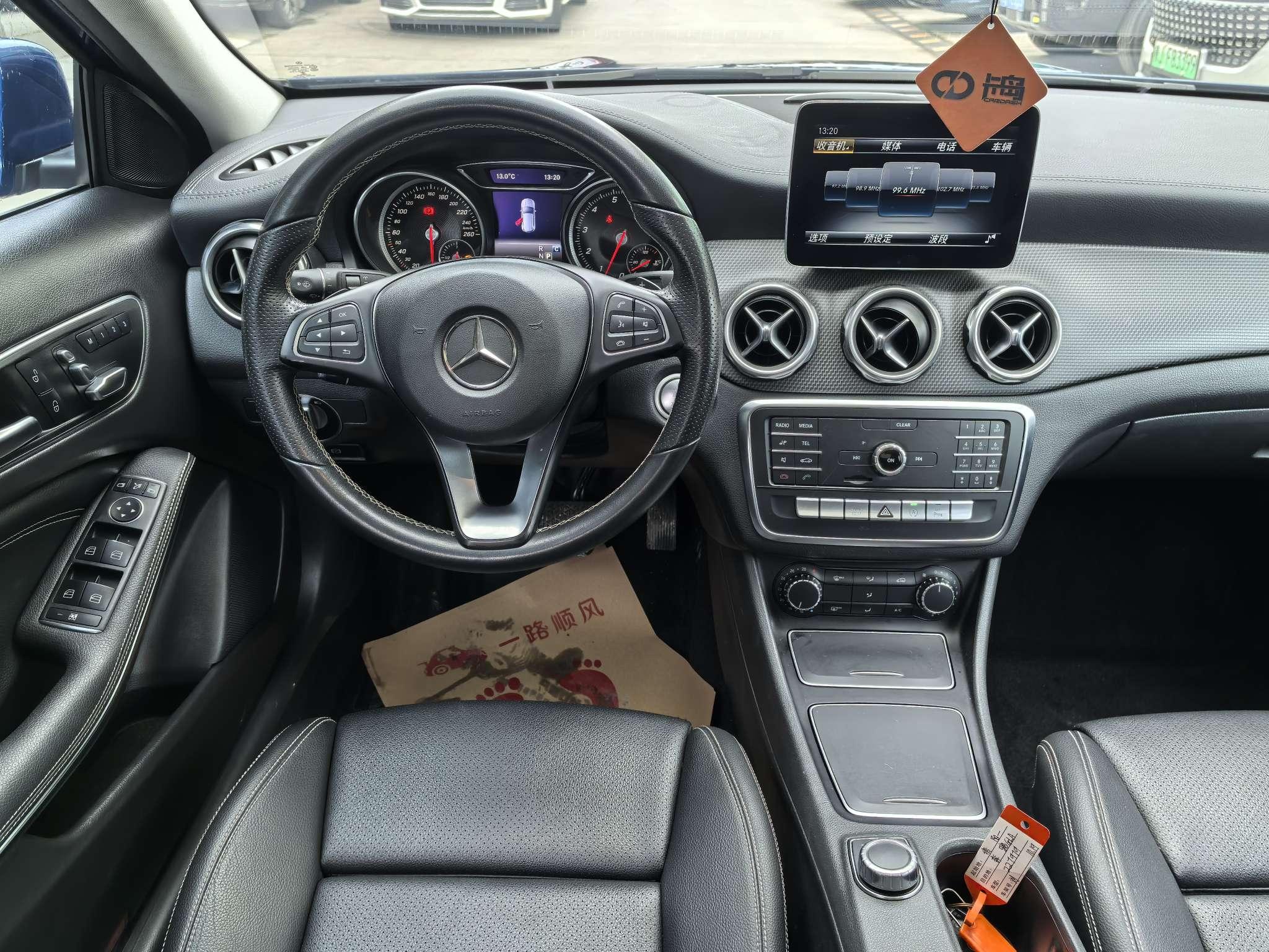 Mercedes-Benz GLA 2019 thumb 12