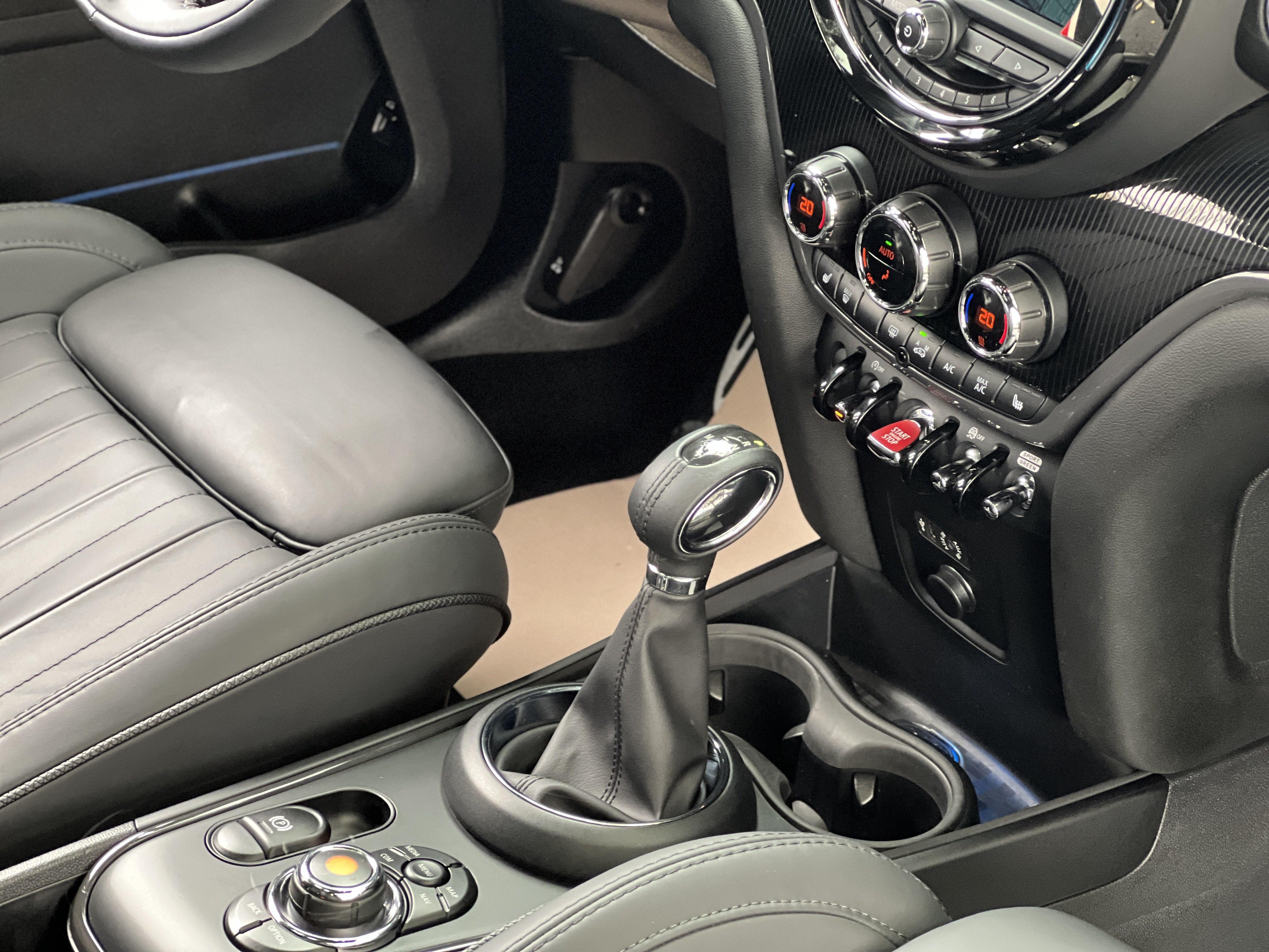 Mini Countryman 2018 thumb 10