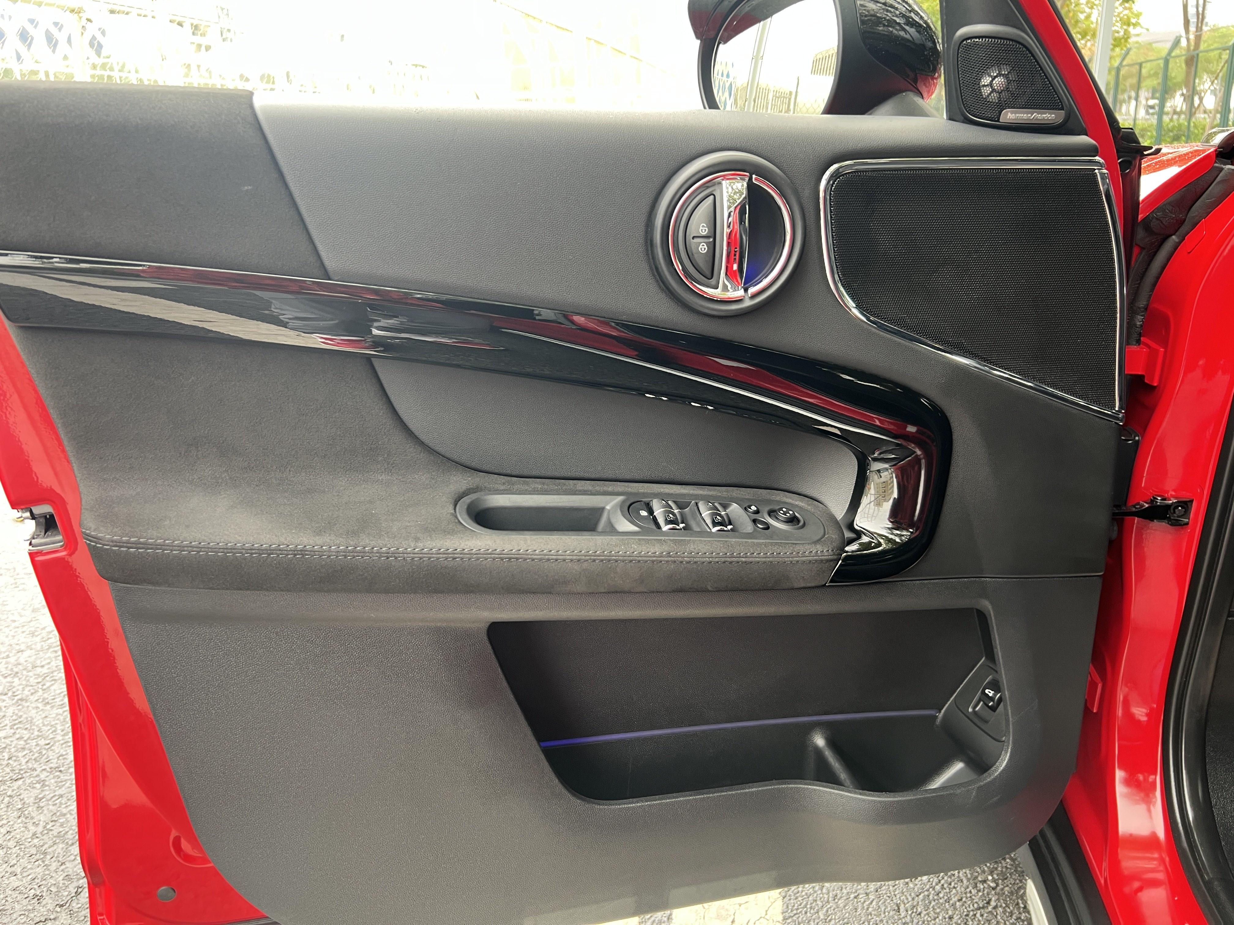 Mini Countryman 2018 thumb 12