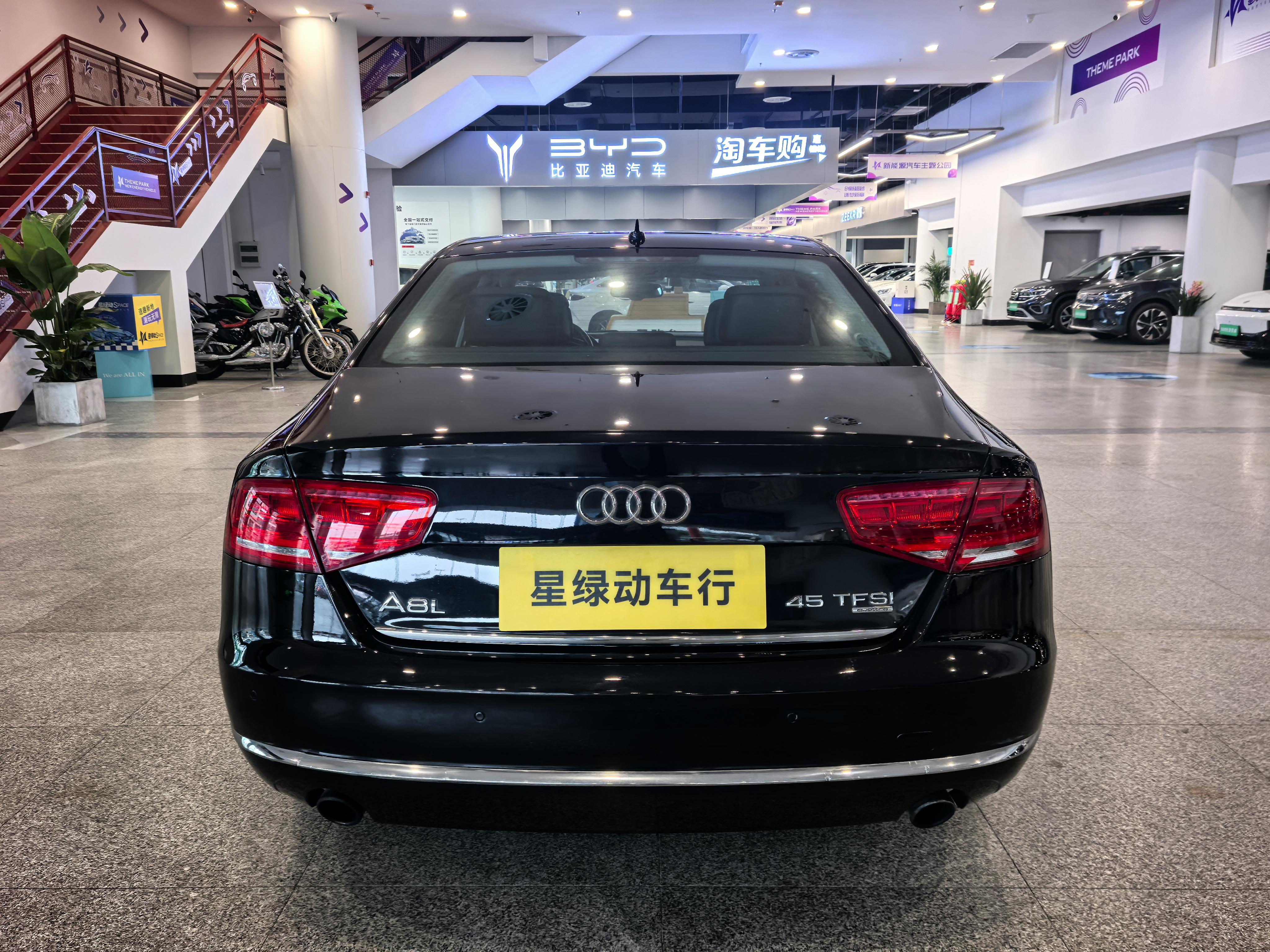 Audi A8 2013 thumb 3