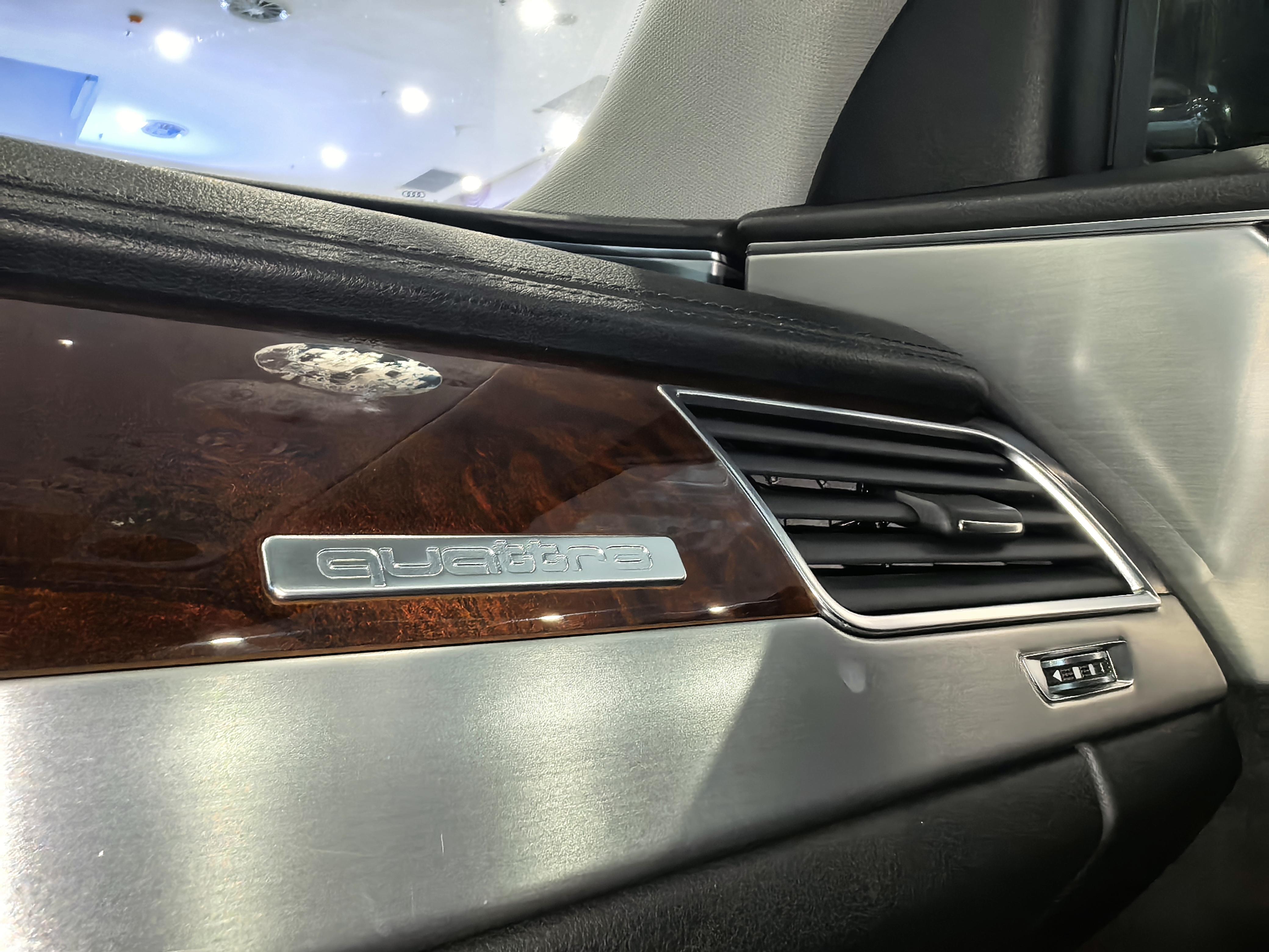 Audi A8 2013 thumb 8
