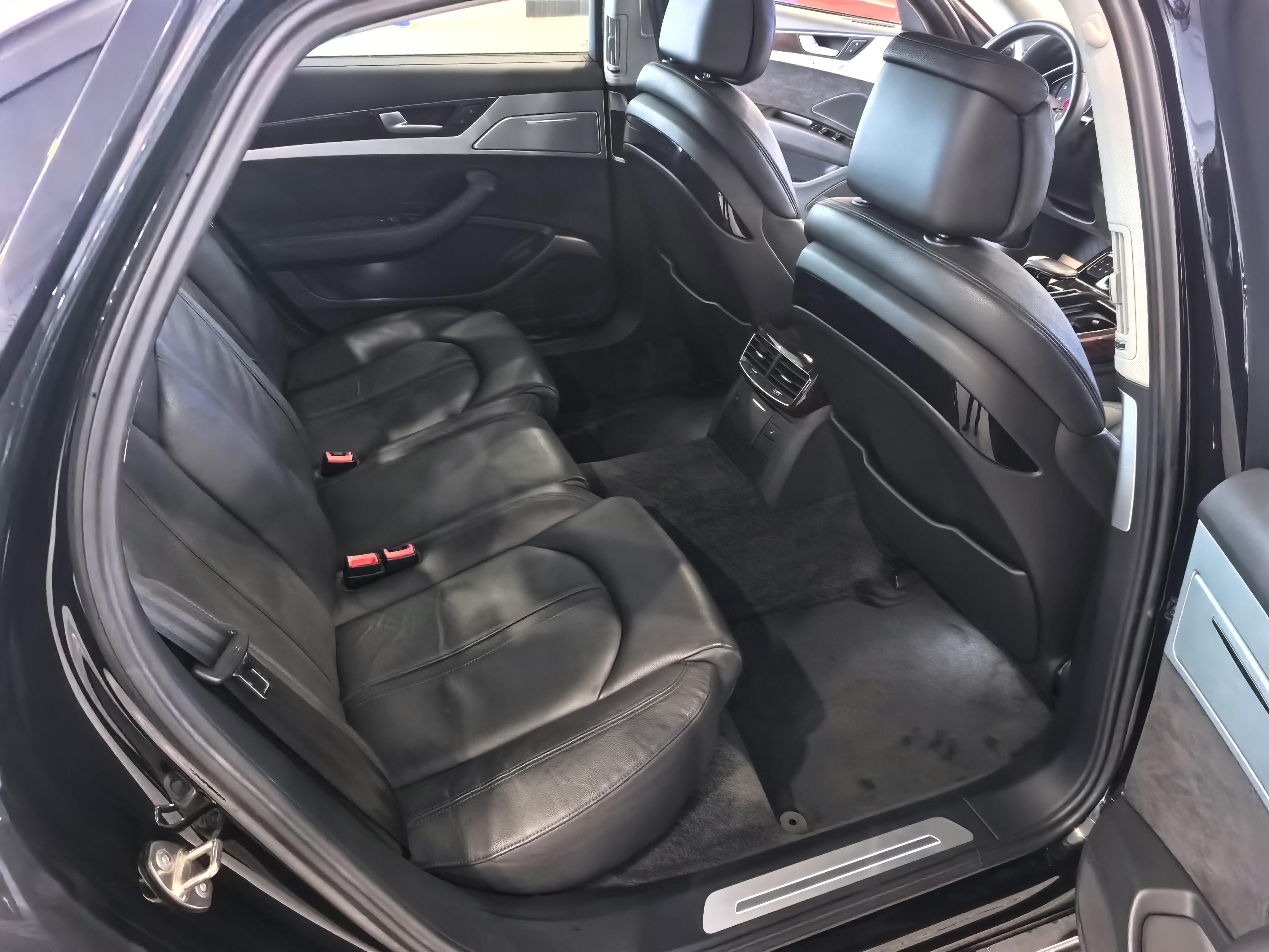 Audi A8 2013 thumb 9