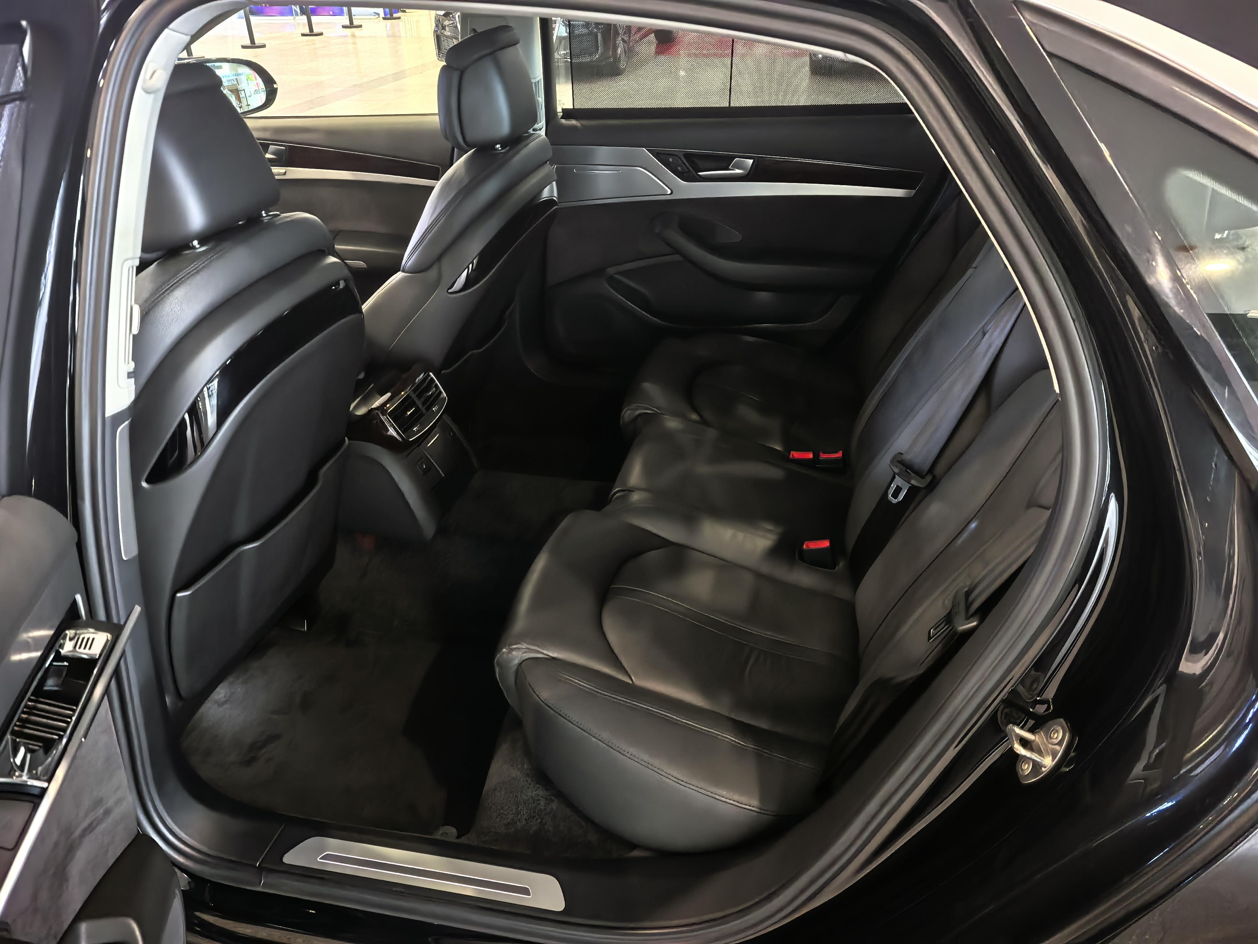 Audi A8 2013 thumb 12