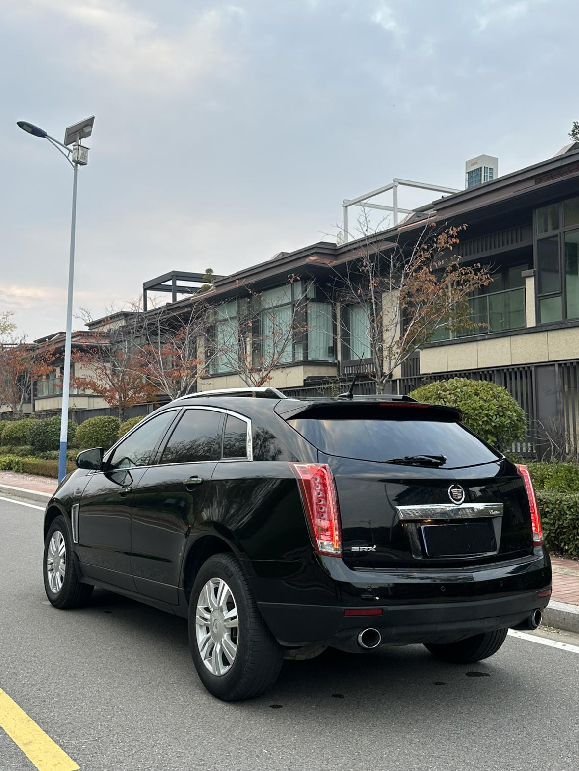 Cadillac SRX 2016 thumb 2