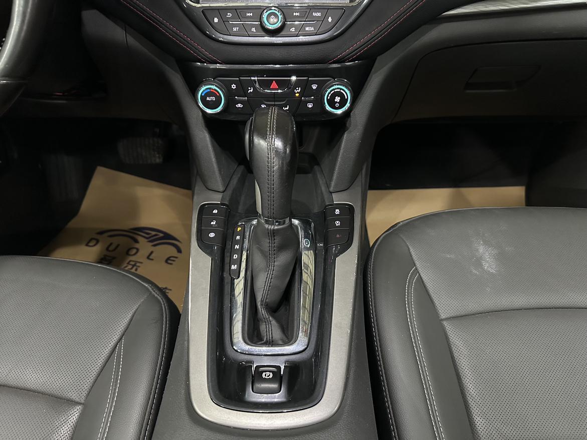 Chevrolet Malibu 2018 thumb 12