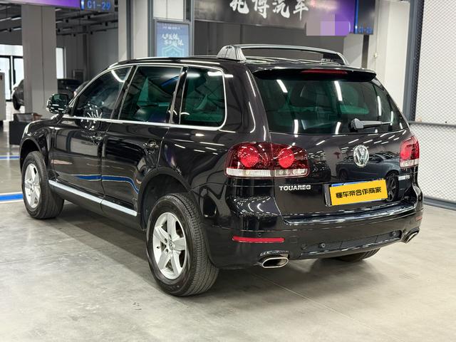 Volkswagen Touareg 2010 thumb 2