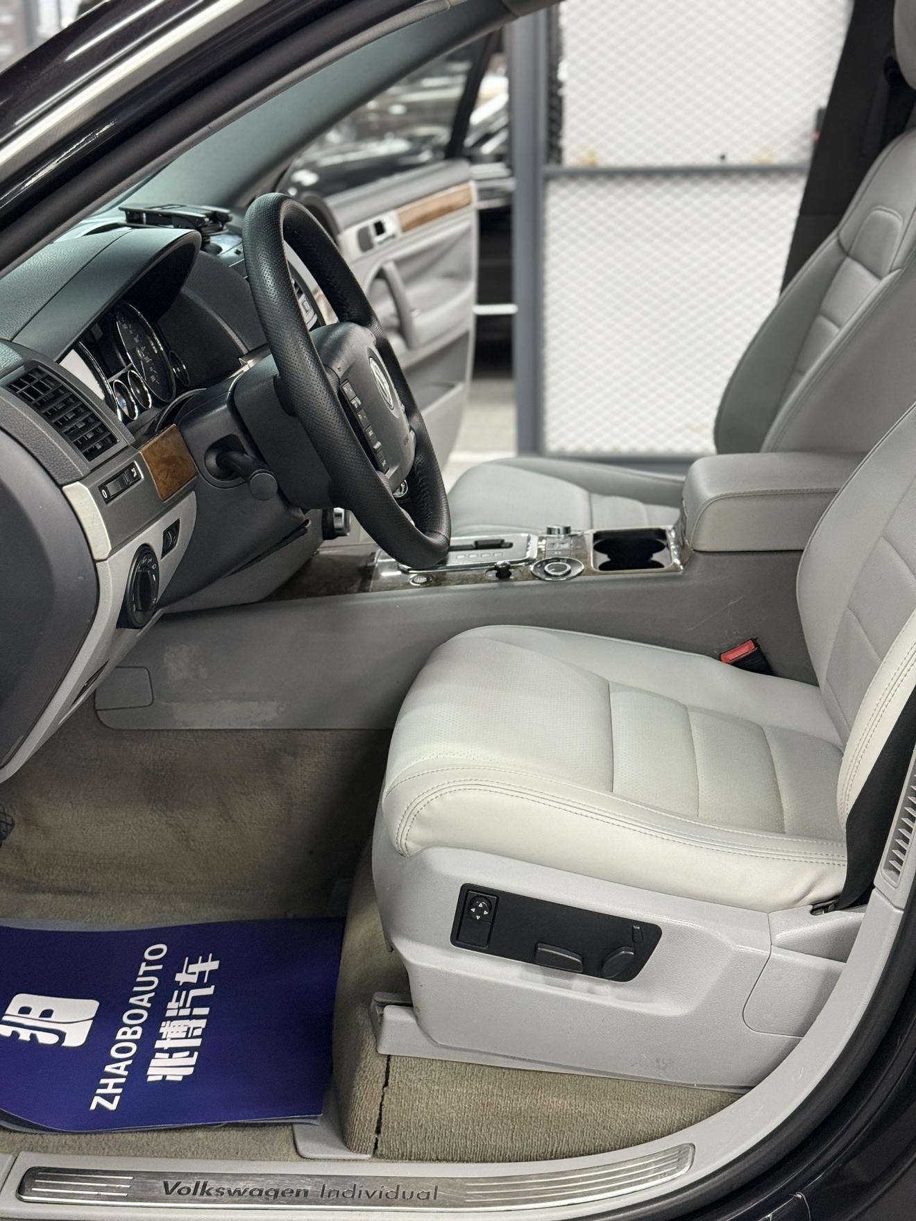 Volkswagen Touareg 2010 thumb 11