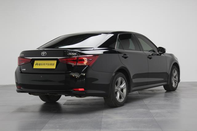 Toyota Crown 2015 thumb 5